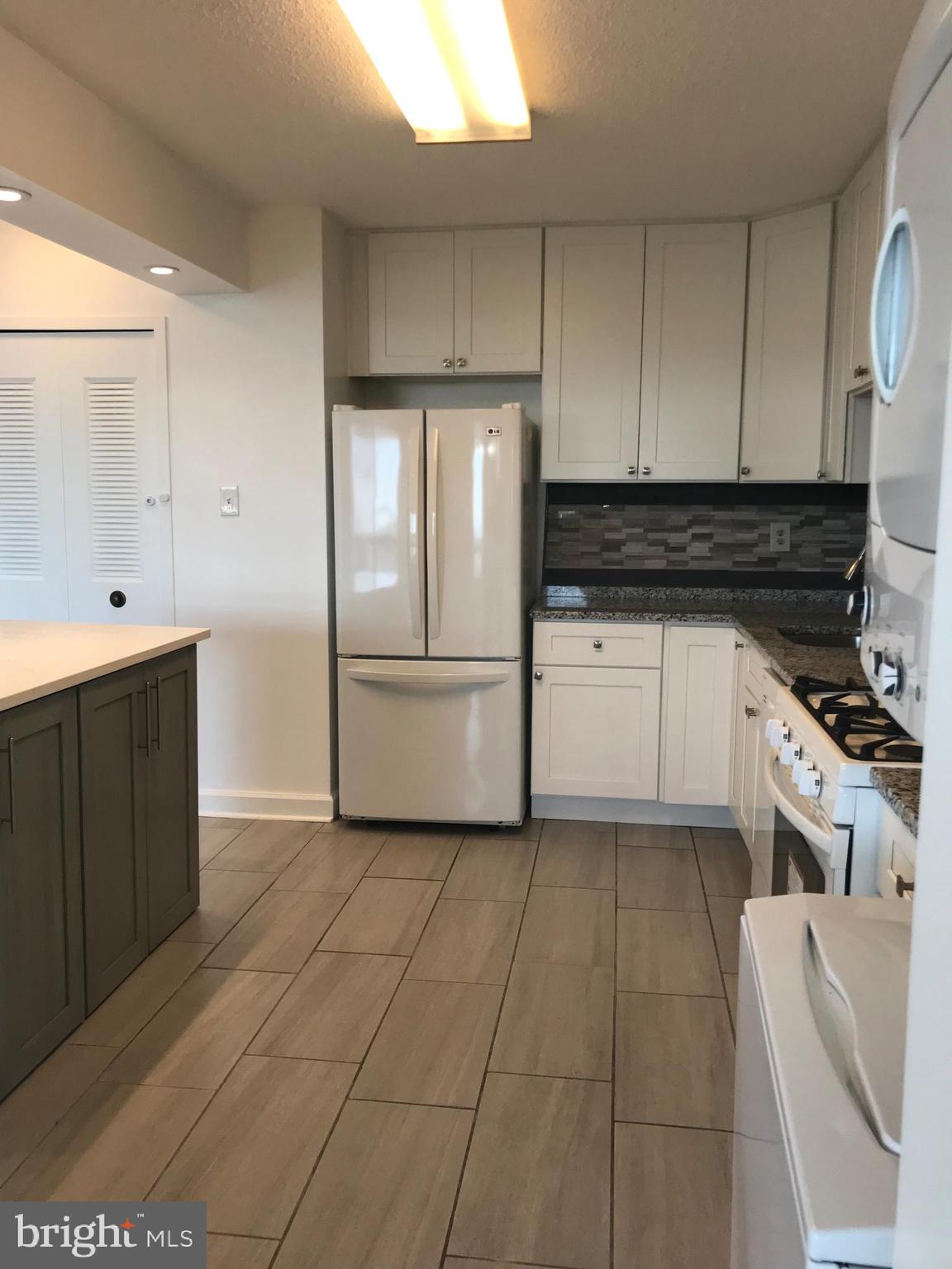 SKYLINE PLAZA - Residential