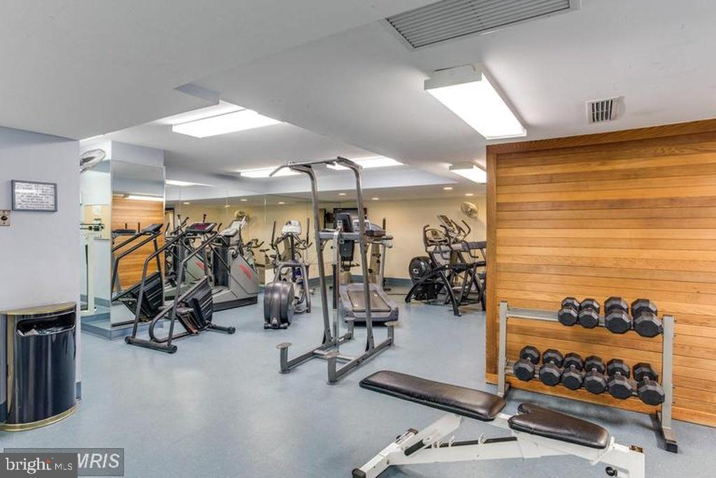 SKYLINE PLAZA - Residential