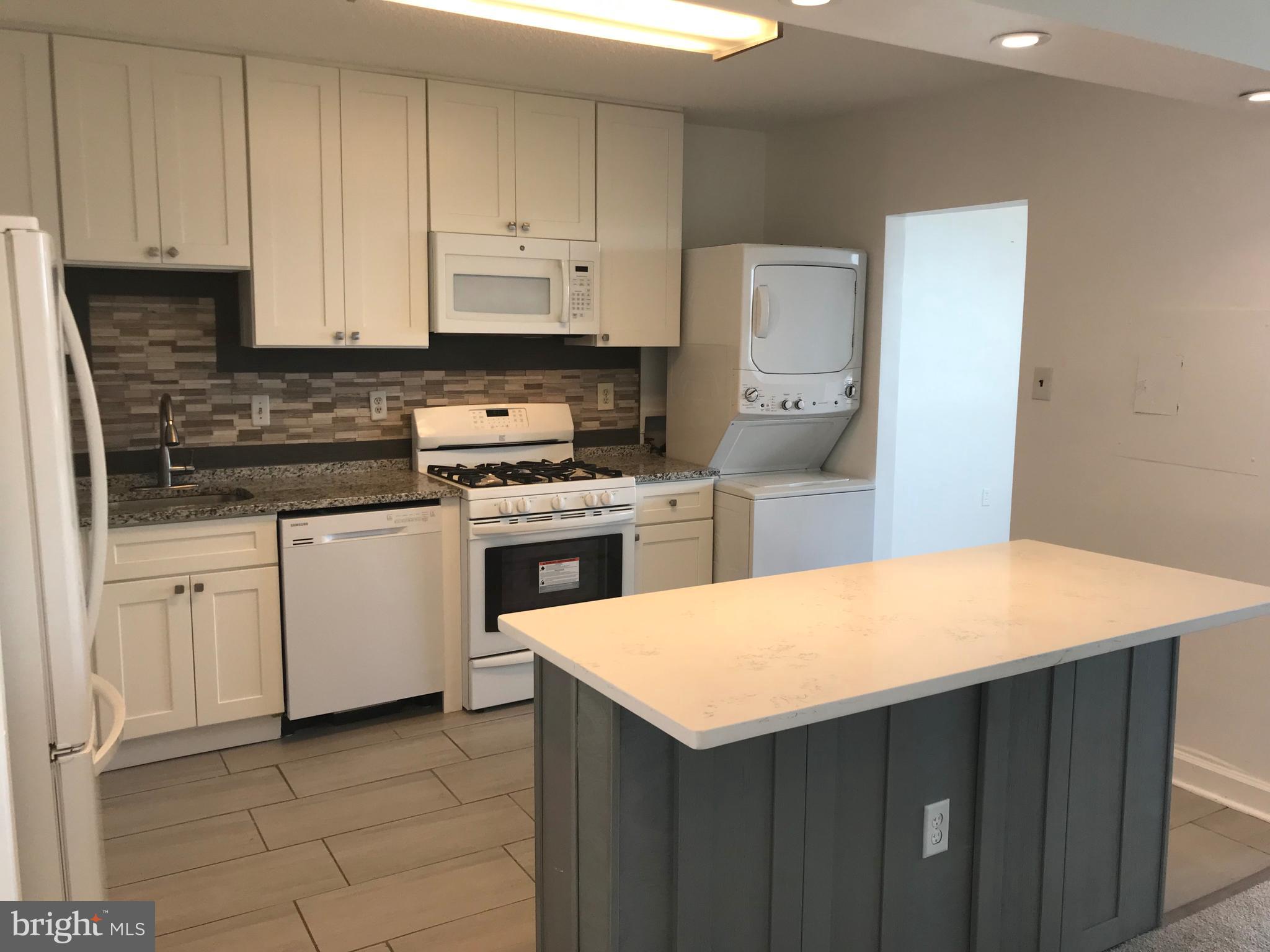 SKYLINE PLAZA - Residential