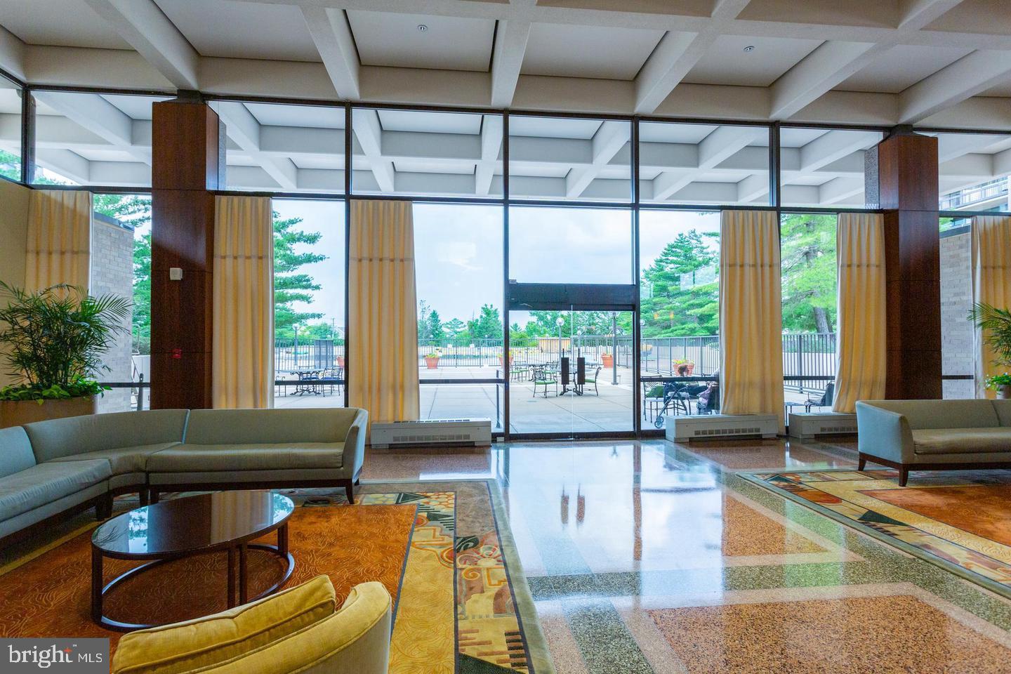 SKYLINE PLAZA - Residential