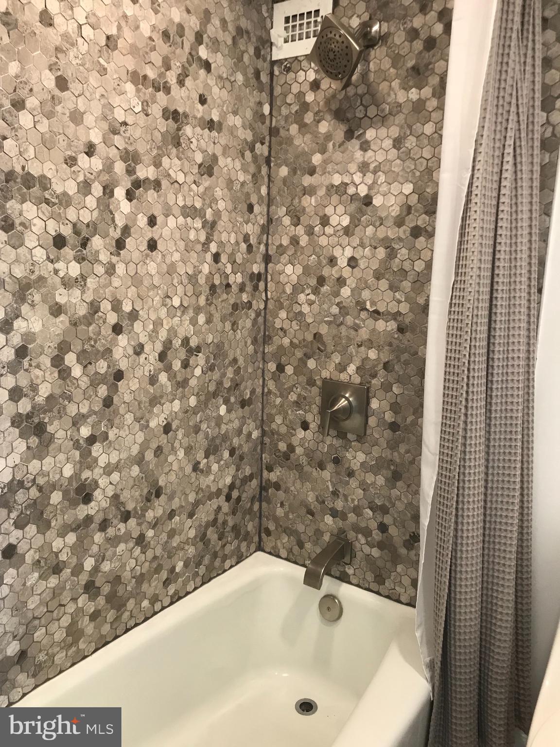 SKYLINE PLAZA - Residential