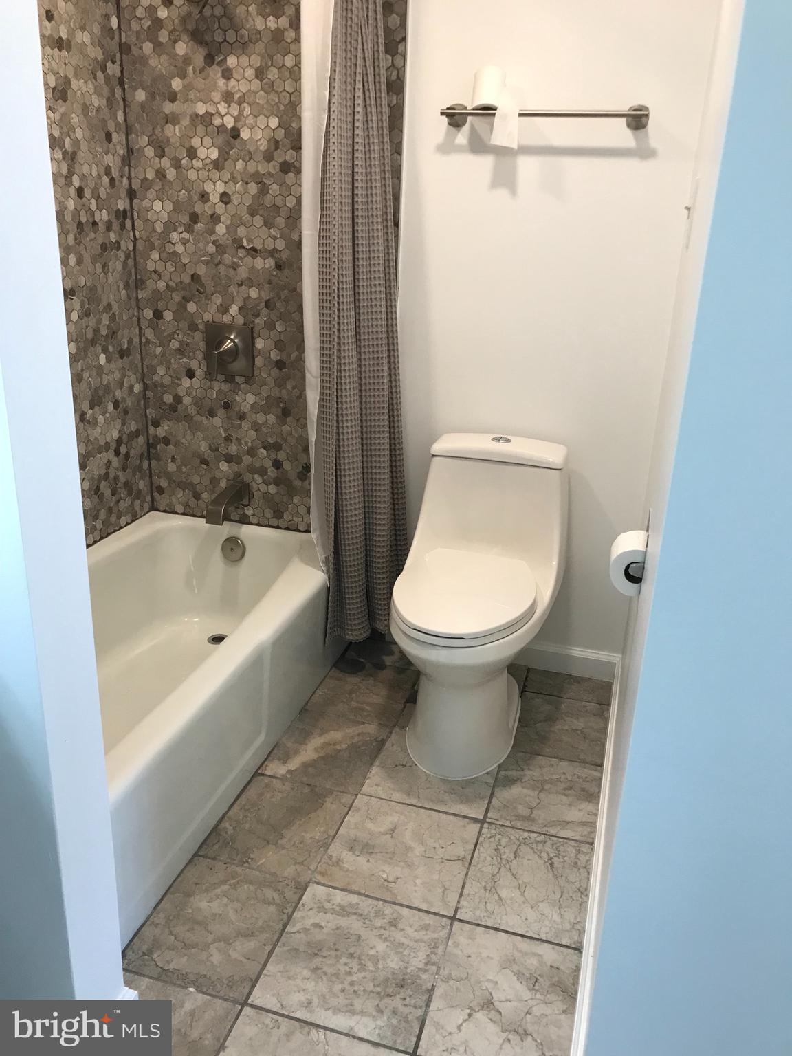 SKYLINE PLAZA - Residential