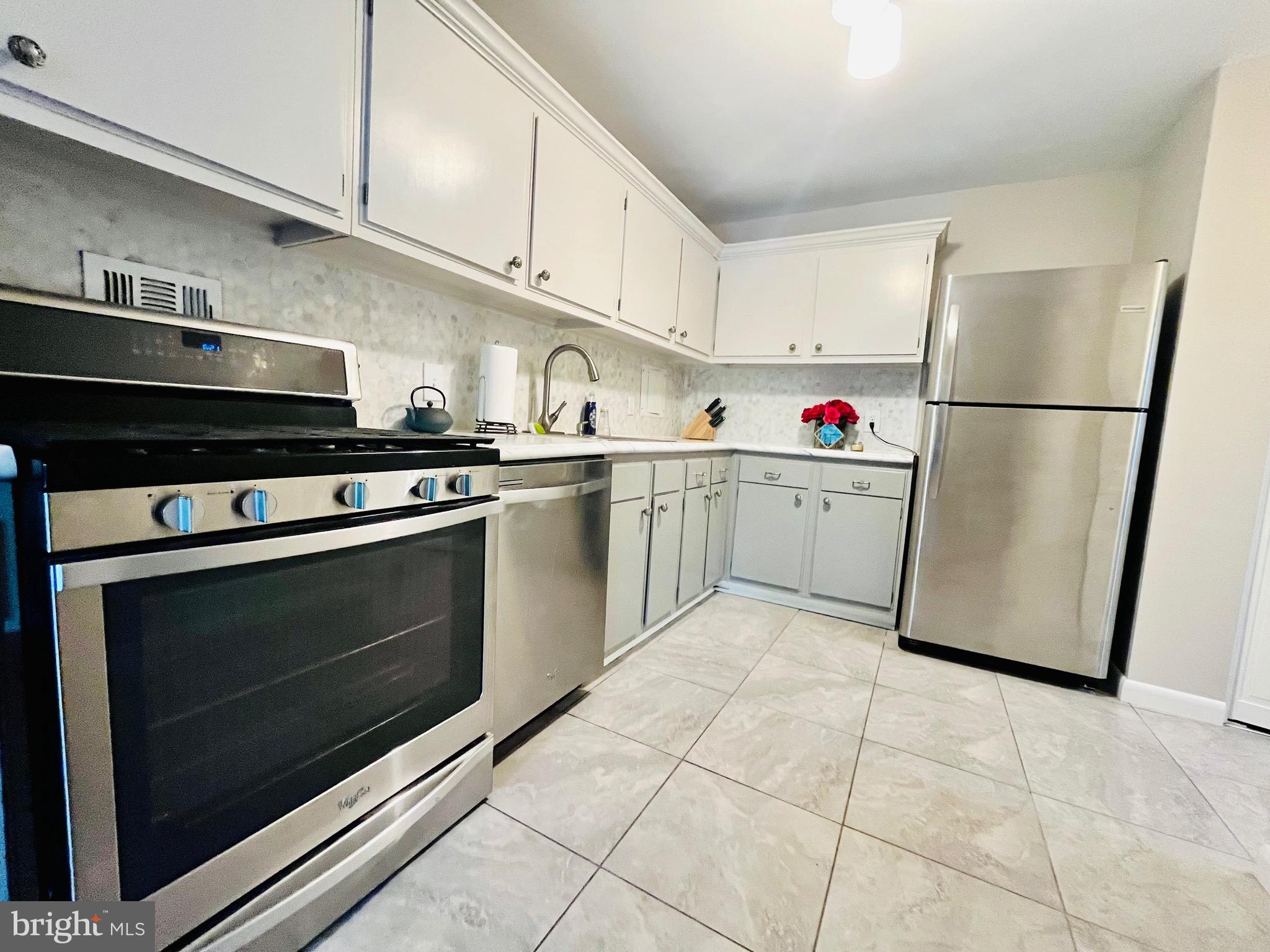 PARKSIDE PLAZA CODM - Residential Lease