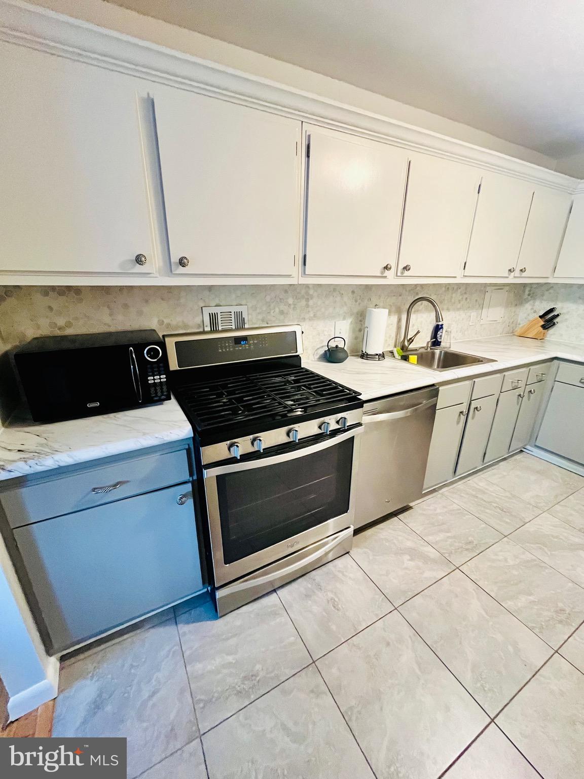 PARKSIDE PLAZA CODM - Residential Lease