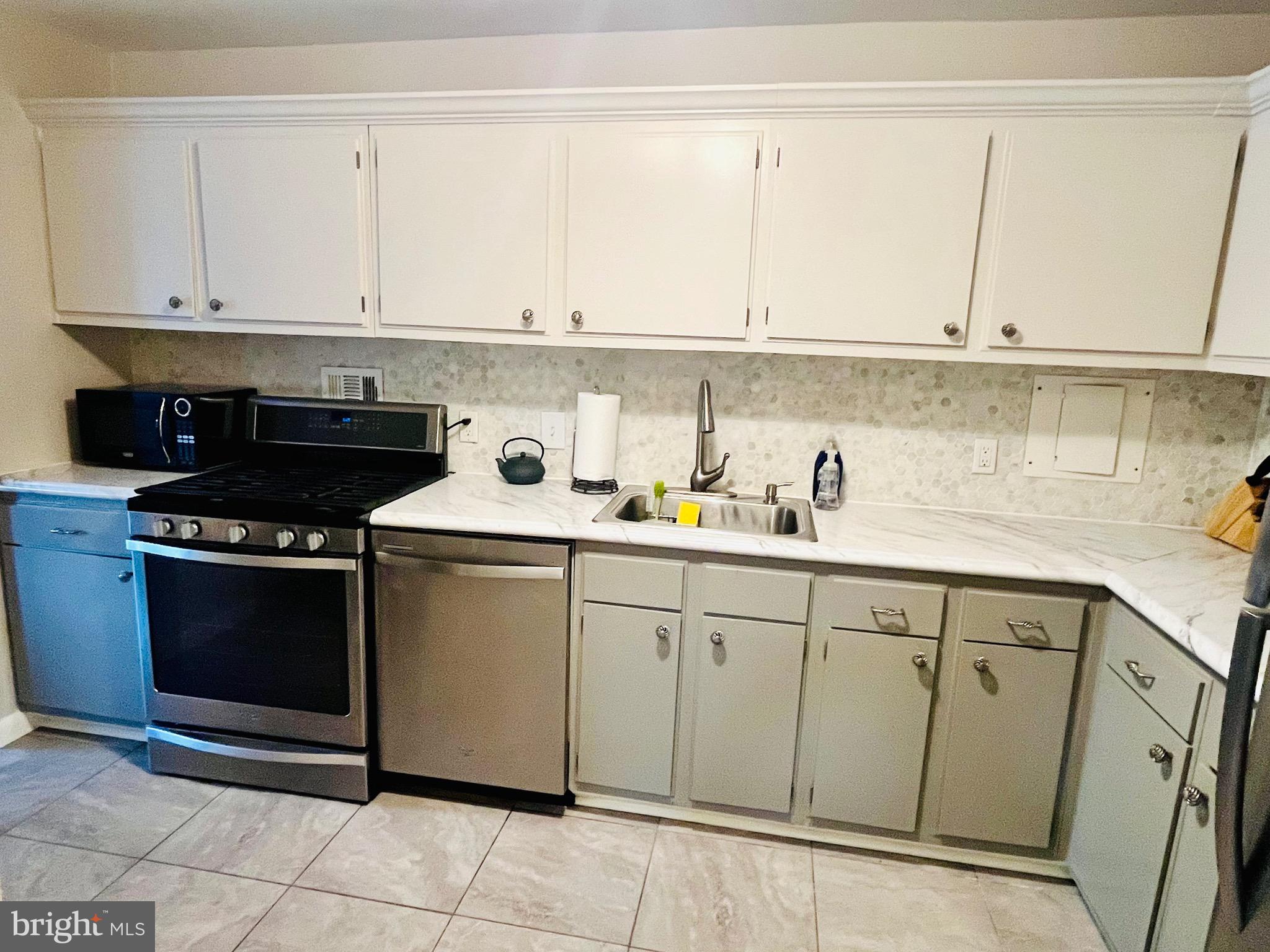 PARKSIDE PLAZA CODM - Residential Lease