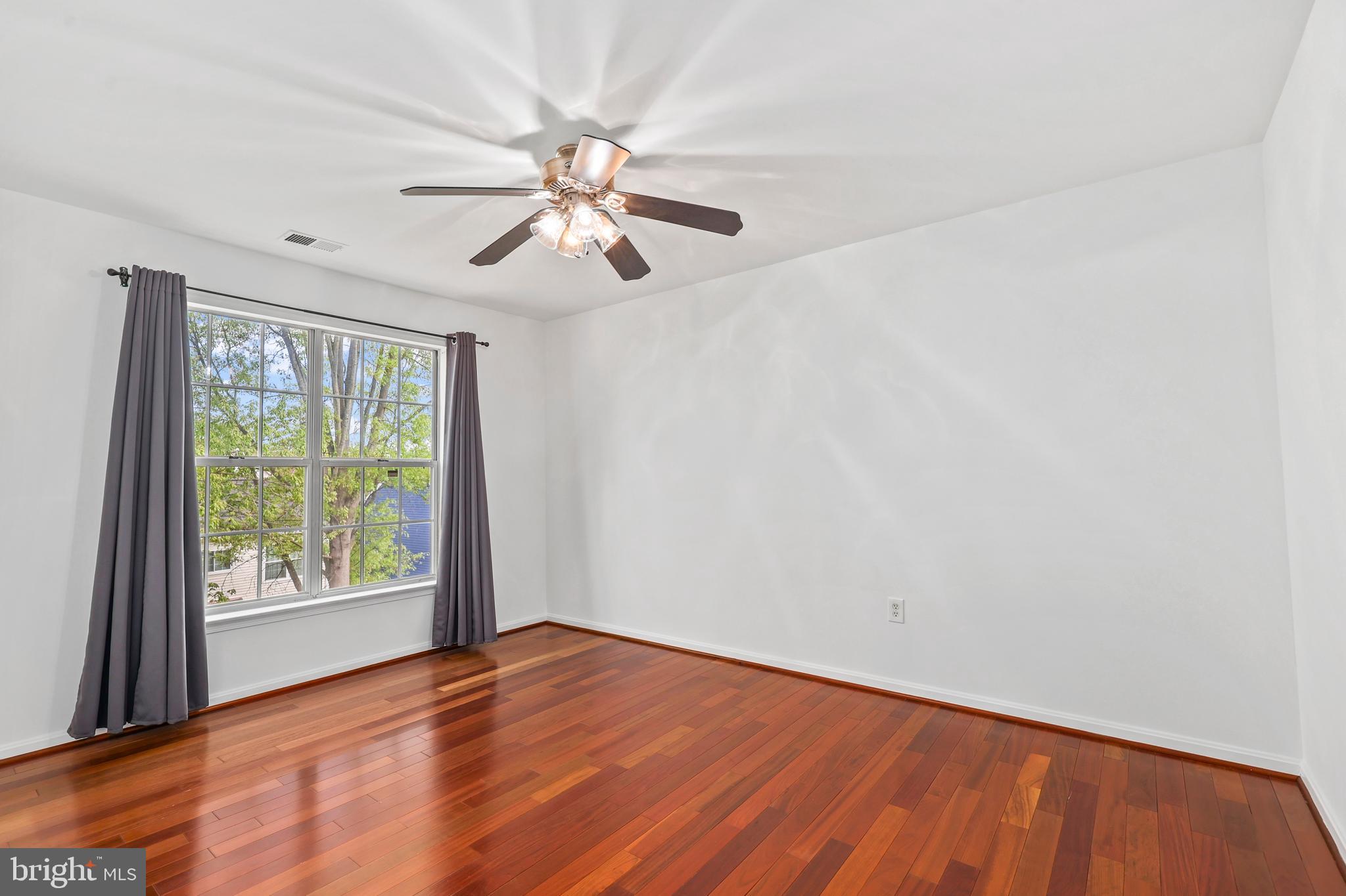 POTOMAC LAKES - Residential