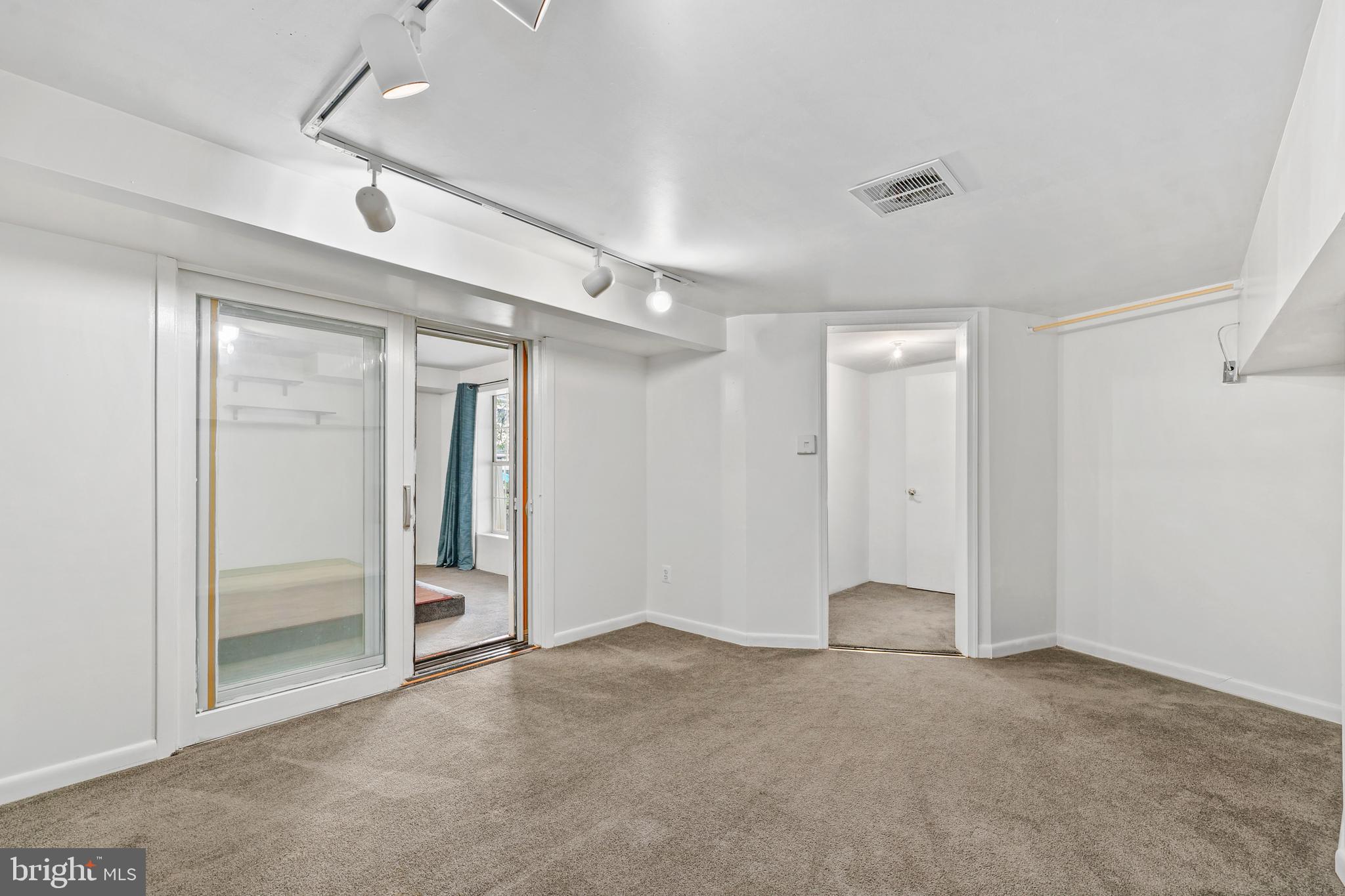 POTOMAC LAKES - Residential