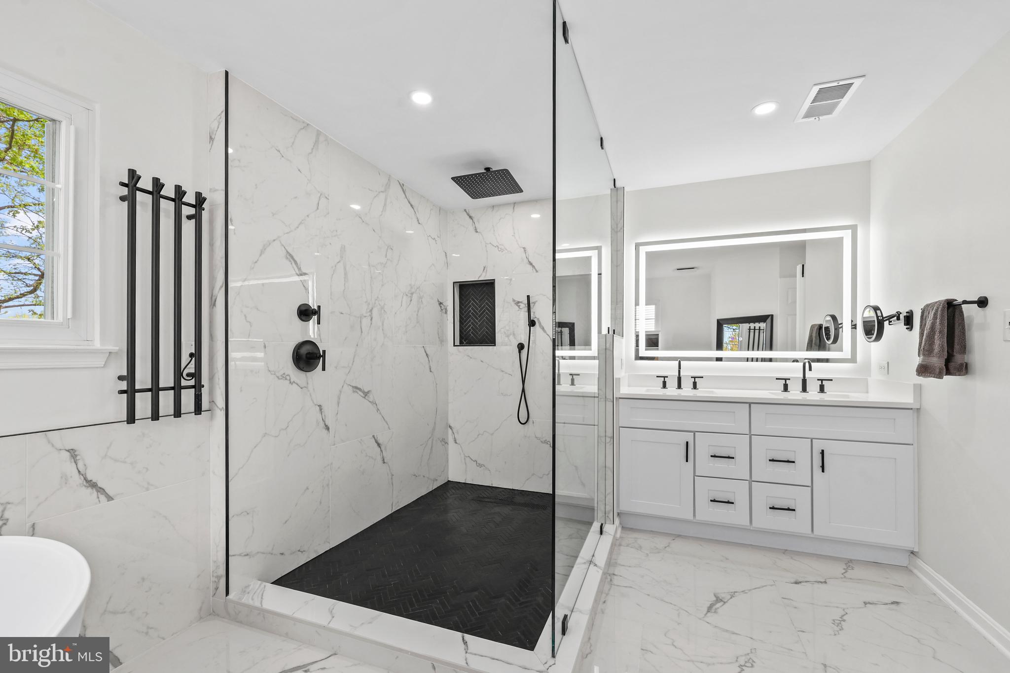 POTOMAC LAKES - Residential