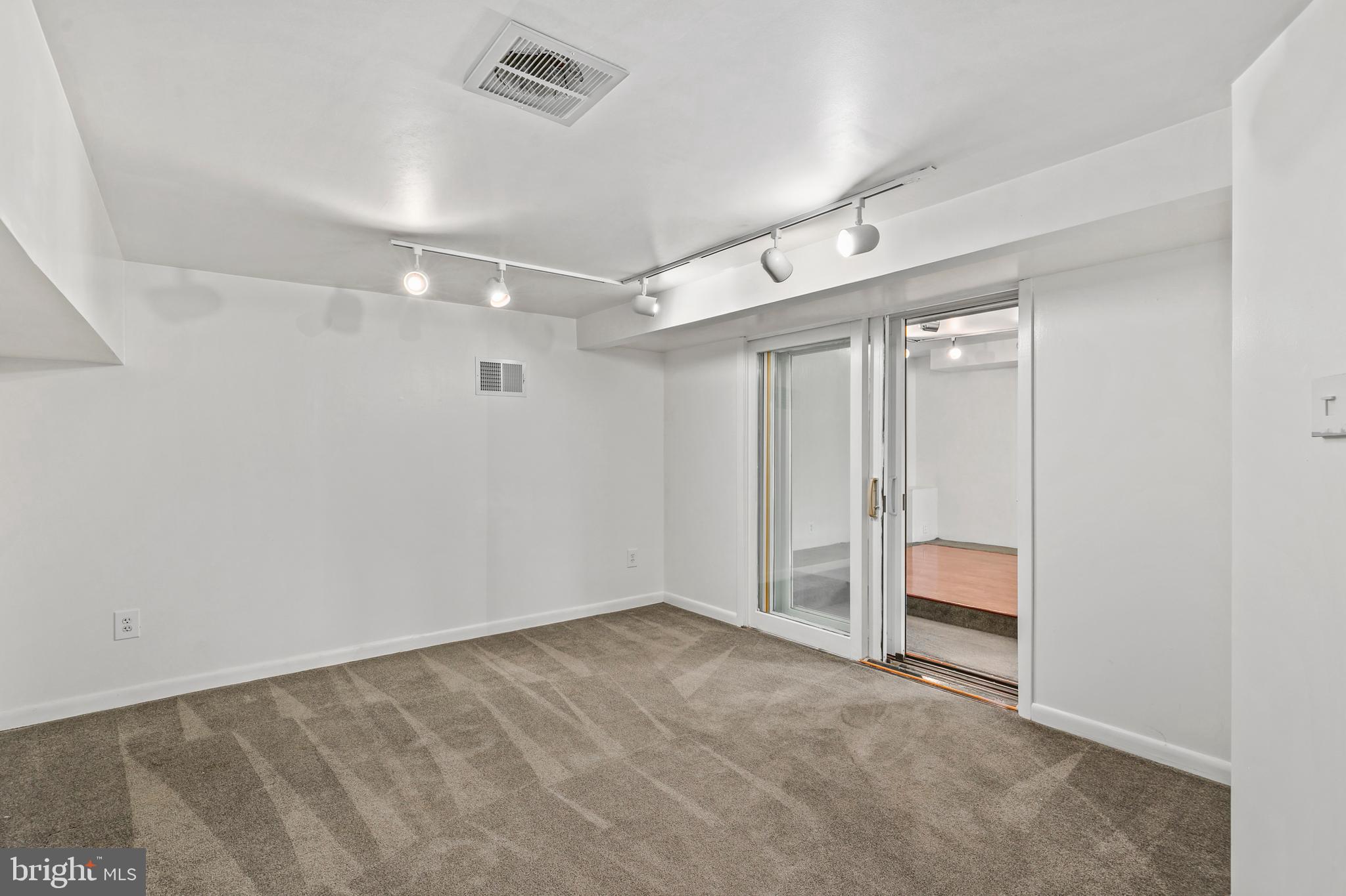 POTOMAC LAKES - Residential