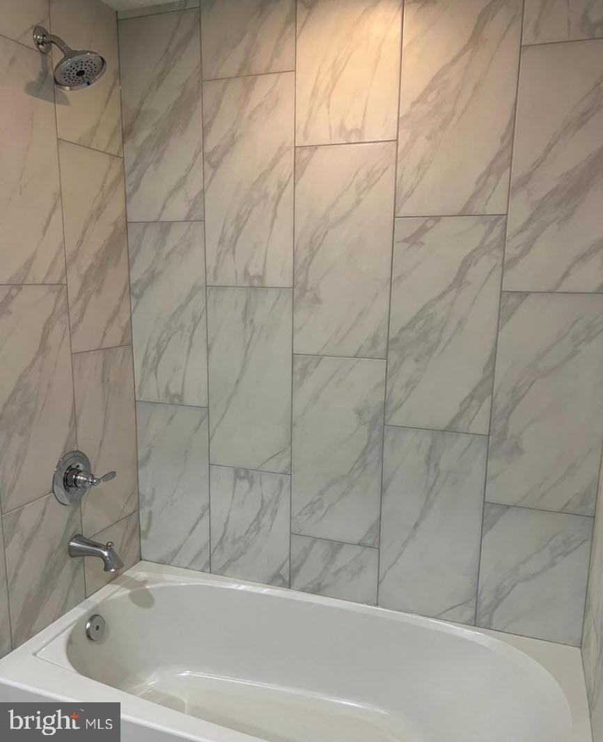 1414 GREENBRIAR CIRCLE 4-1414