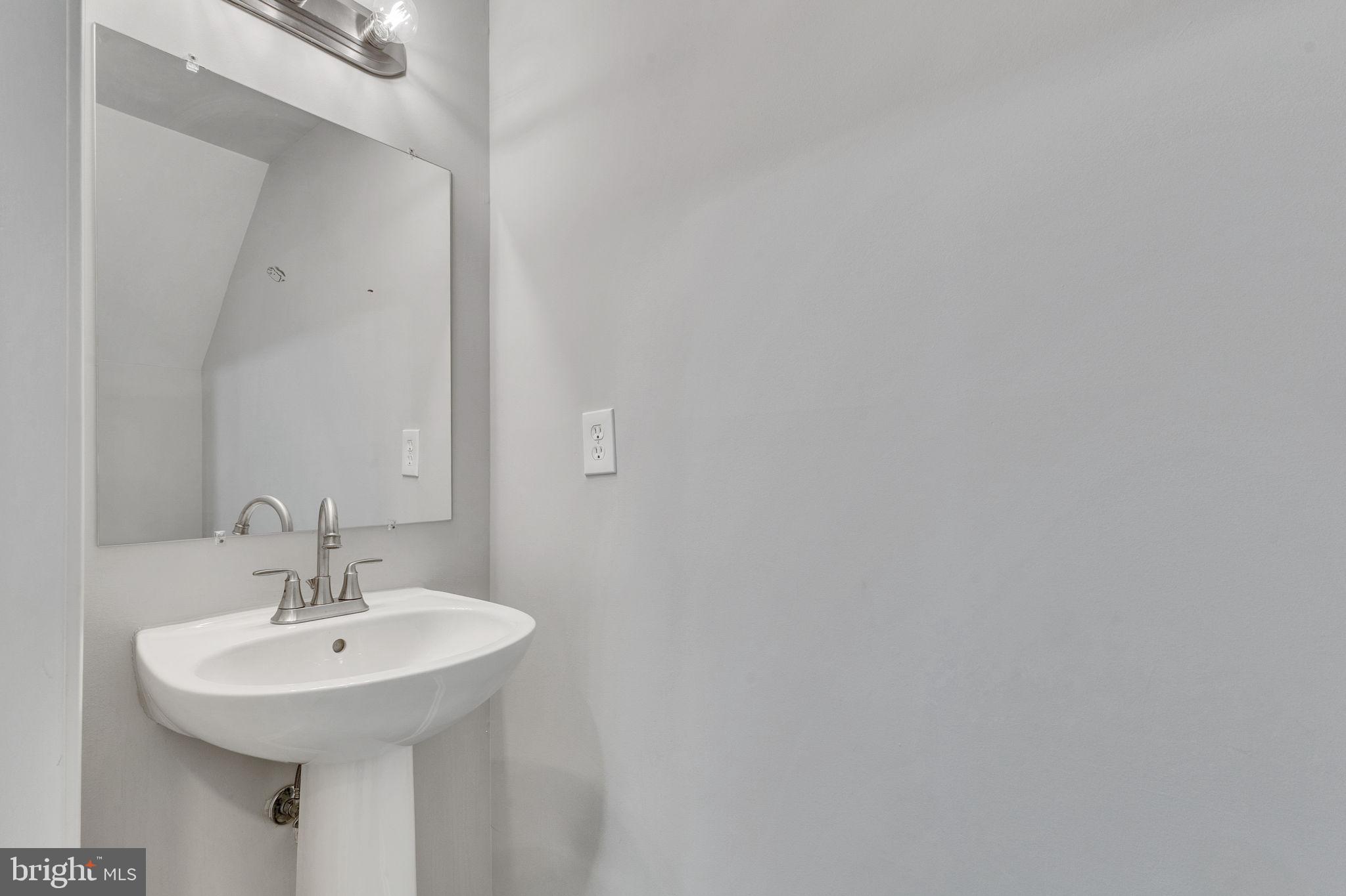 SYCAMORES AT VAN DORN - Residential Lease