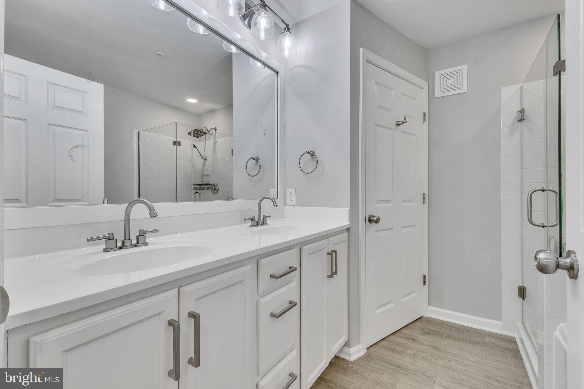 SYCAMORES AT VAN DORN - Residential Lease