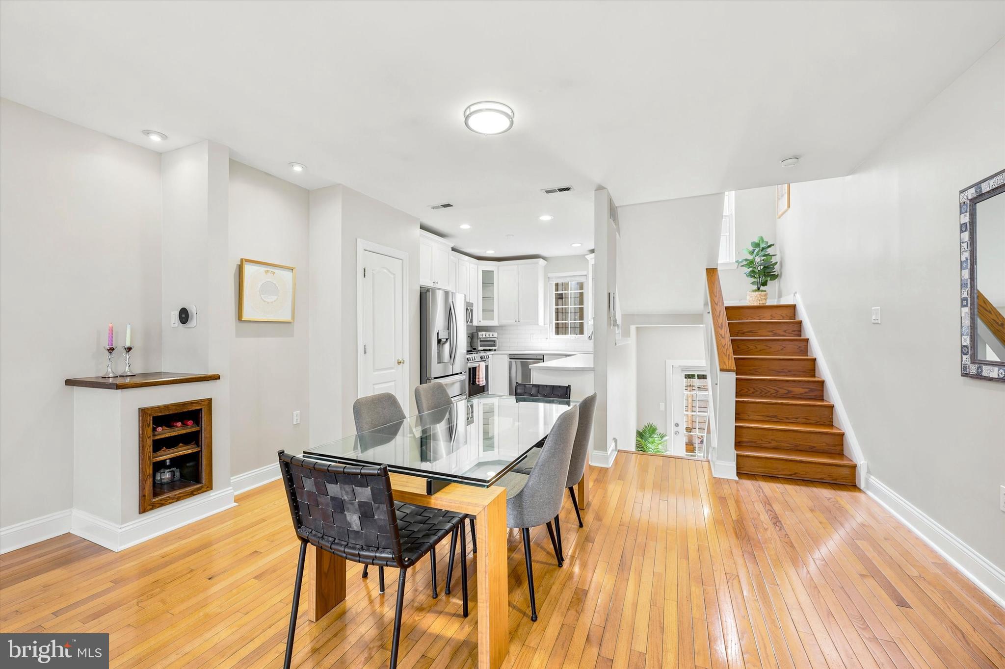 Property Search 612 QUEEN STREET