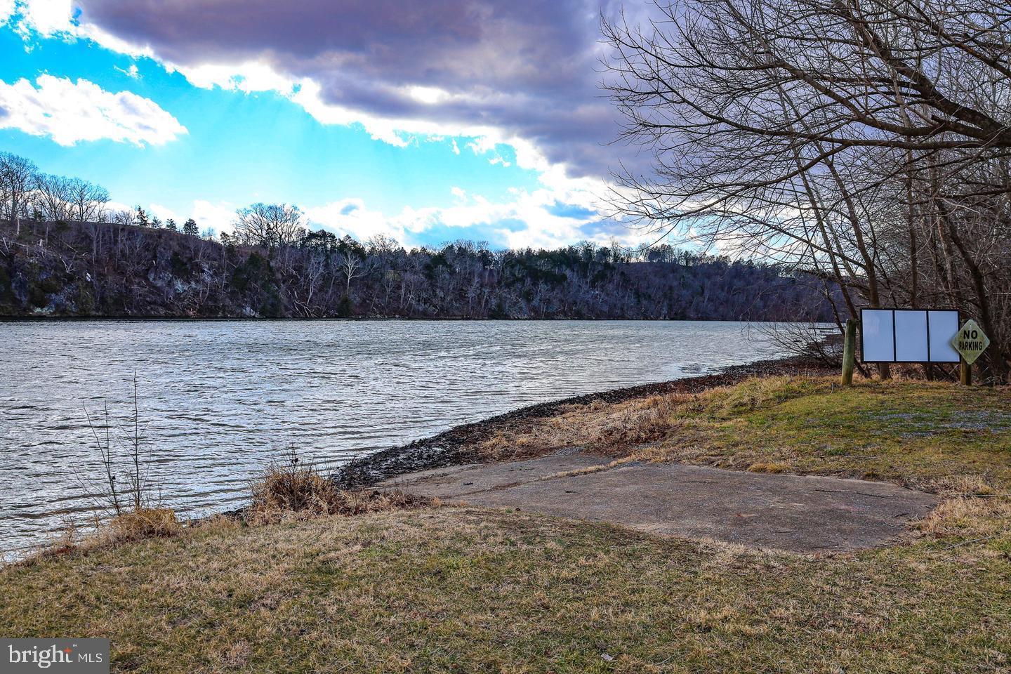 RIVERVIEW ESTATES - Land