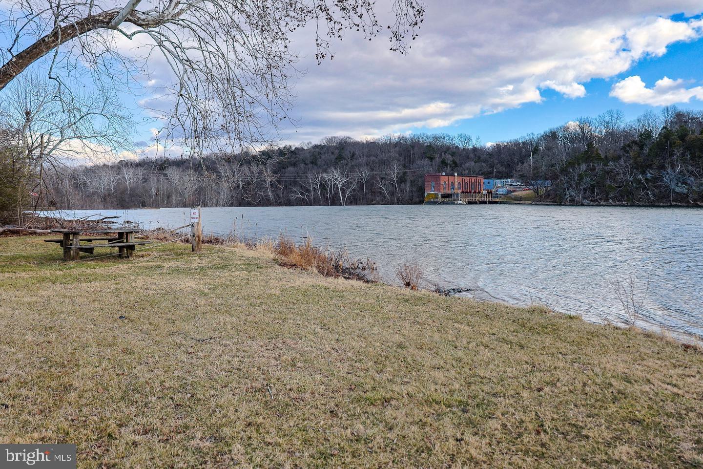 RIVERVIEW ESTATES - Land