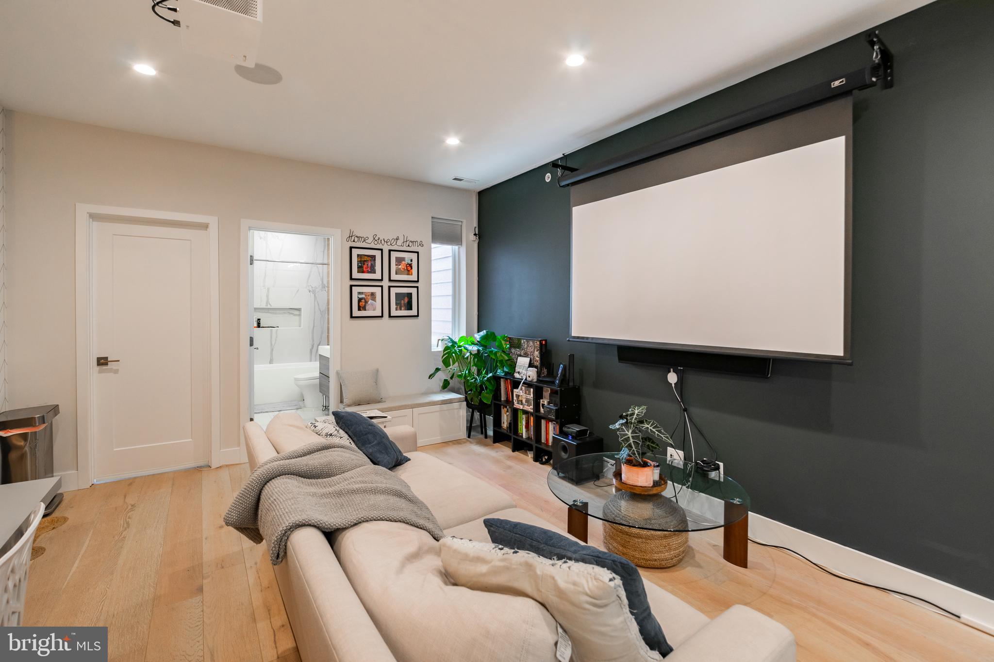 OLDE KENSINGTON - Residential