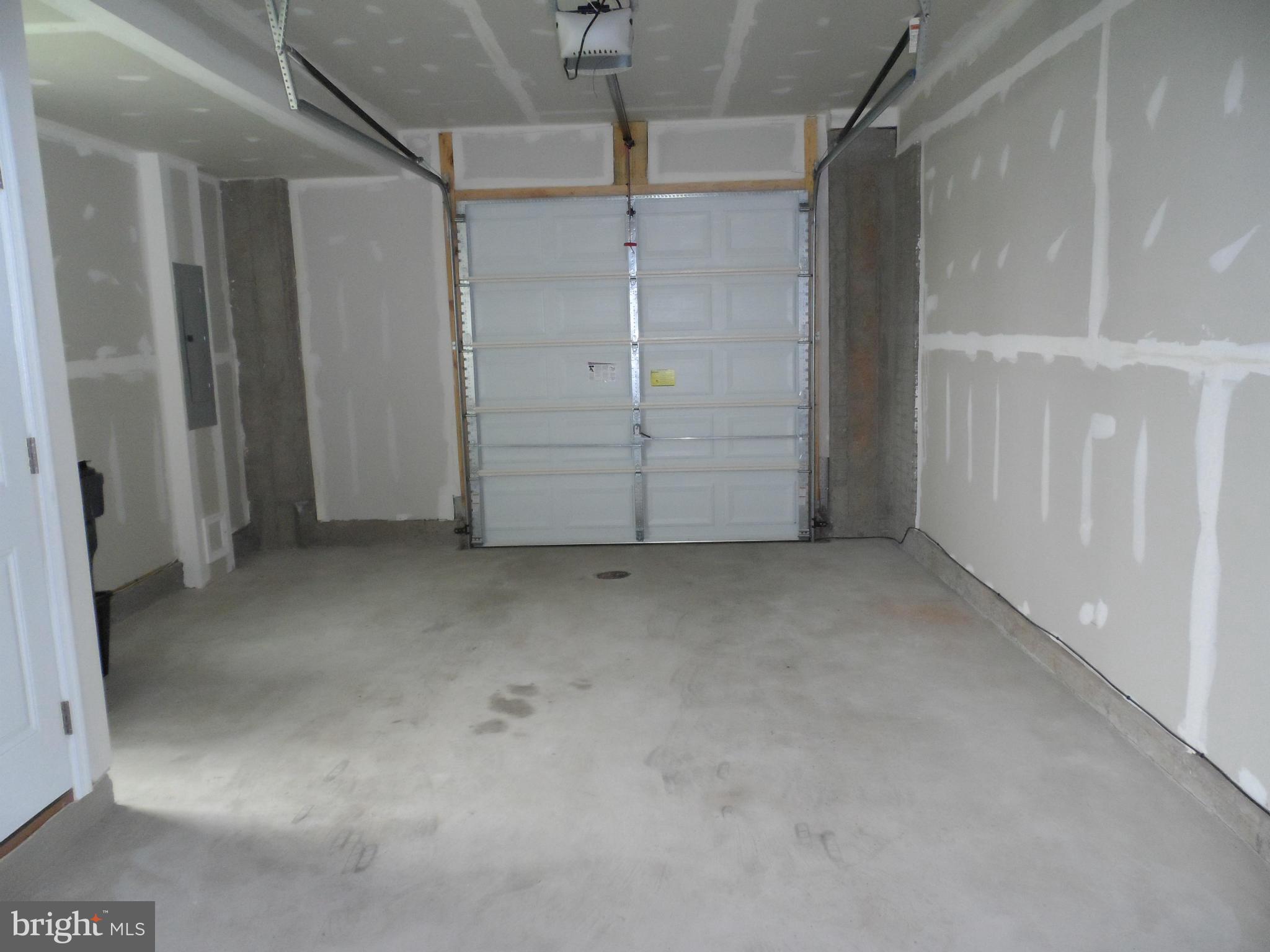 HEATHCOTE COMMONS - Residential Lease