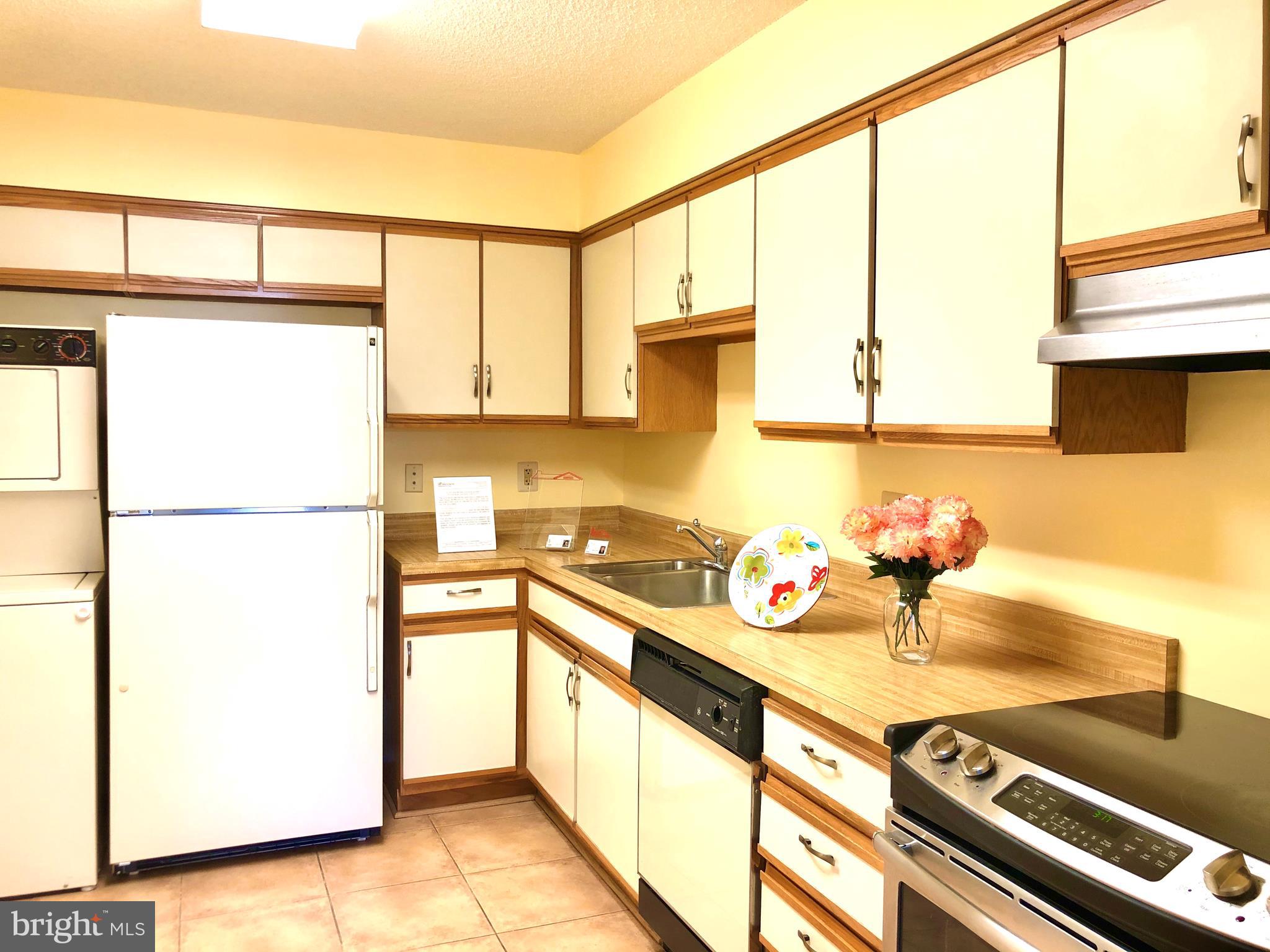 LEISURE WORLD - Residential Lease