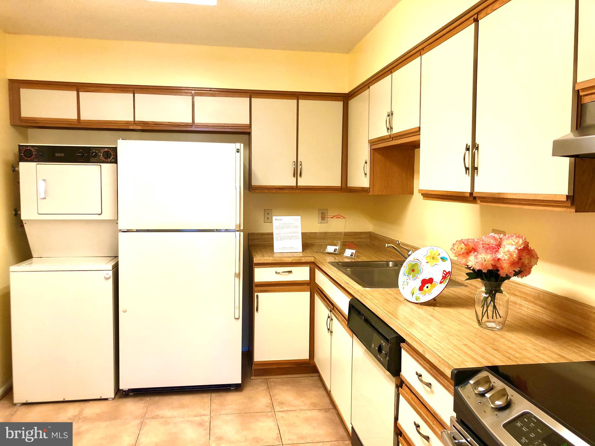 LEISURE WORLD - Residential Lease