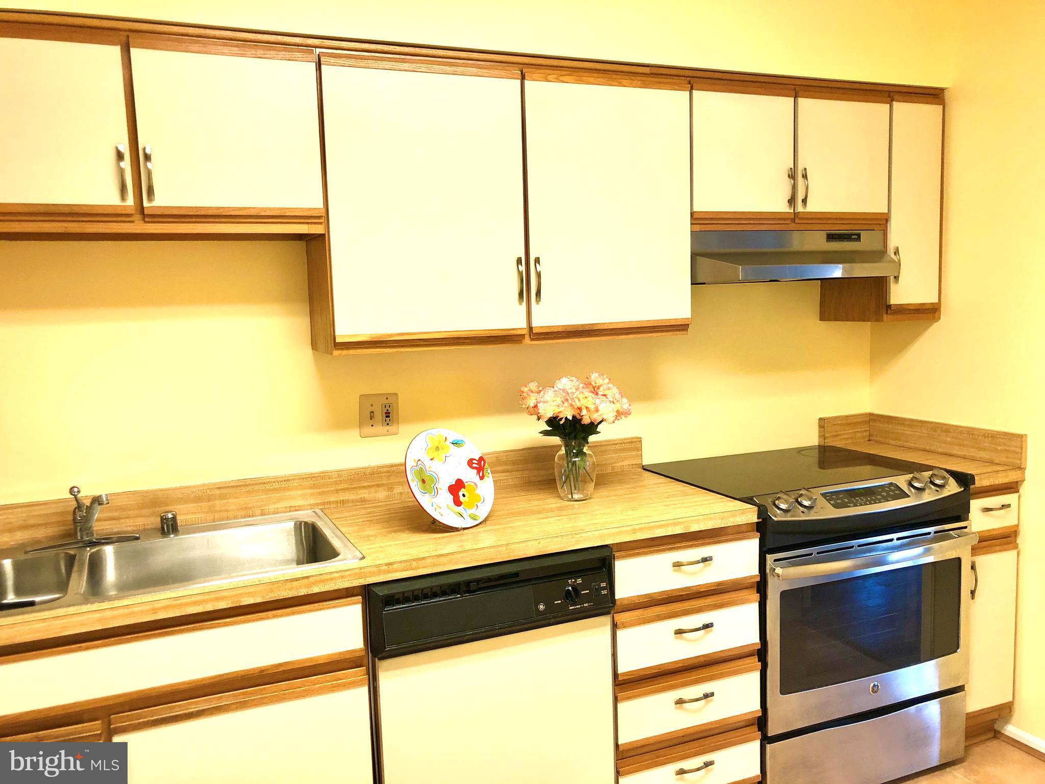 LEISURE WORLD - Residential Lease