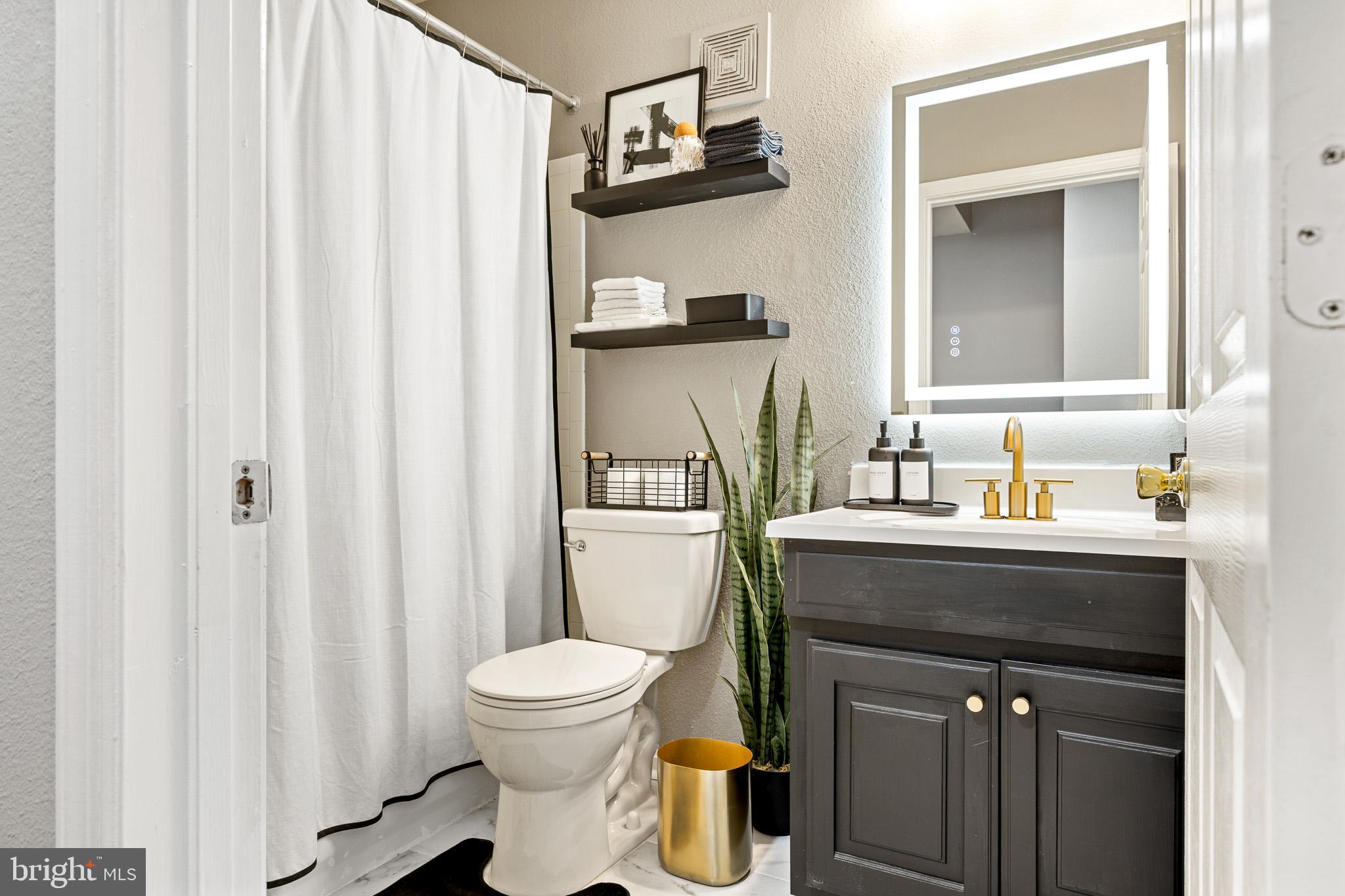 FAIR LAKES CONDO - Residential