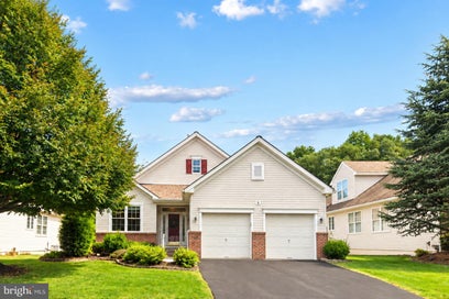 8 ZINNIA WAY LANGHORNE PA 19047