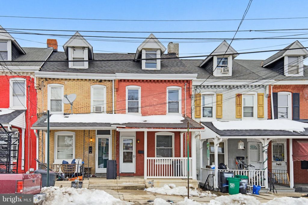 Photo of 821 Prangley Avenue, LANCASTER, PA 17603 (MLS # PALA2082984)