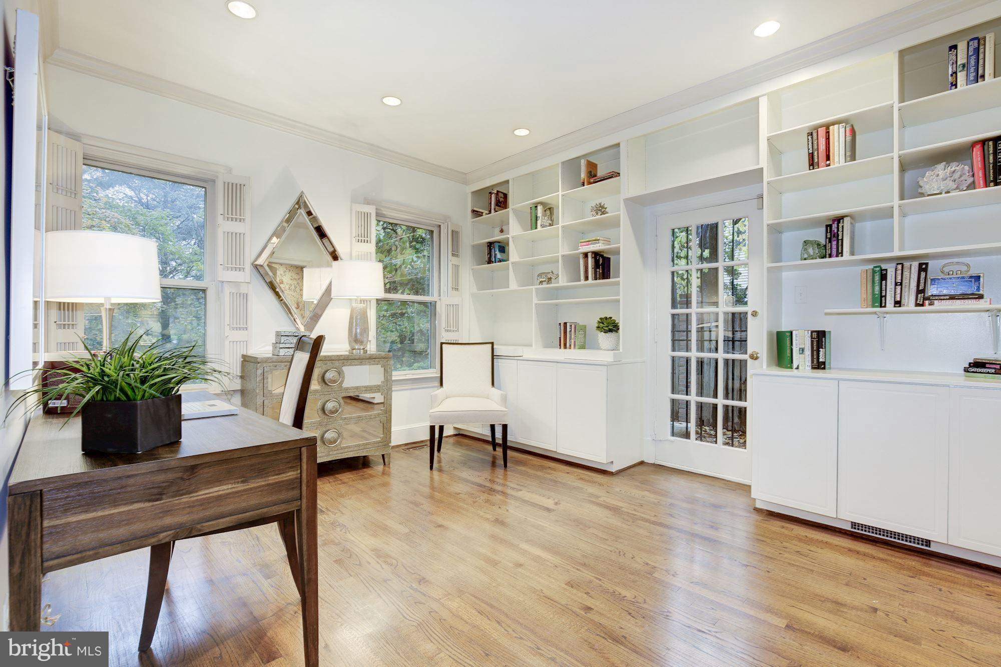 GEORGETOWN - Residential