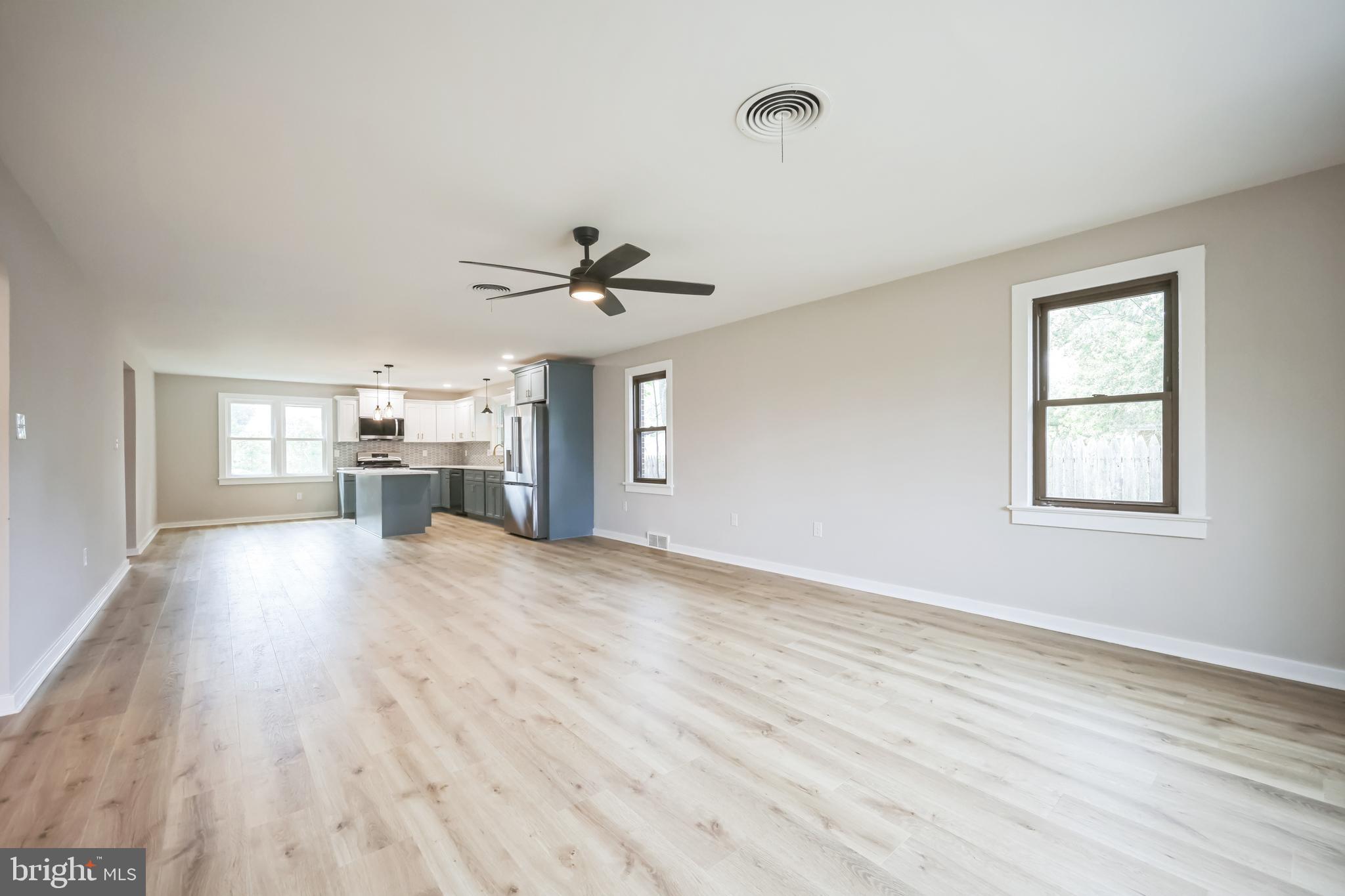 250 W BROAD STREET