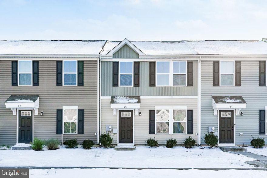 There's no place like home!  Move-in ready, 3-bedroom townhome in West Creek Village.  Step inside the open concept main level with spacious living room and bright eat-in kitchen. Ample natural light comes from the sliding glass door that leads to the backyard, a perfect space for outdoor activities and gathering. Upstairs you’ll find the owner’s suite featuring a private bathroom and walk-in closet. Two more bedrooms, a full bathroom, and the laundry closet finish off the upper level. Brand new carpet throughout! 
HOA includes common area maintenance, lawn care, and trash service. Conveniently located within minutes of the MD/DE state line, the University of Delaware, major commuter routes, and downtown Newark for local dining and shops. Don’t miss this opportunity to own a low-maintenance townhome in a convenient location!