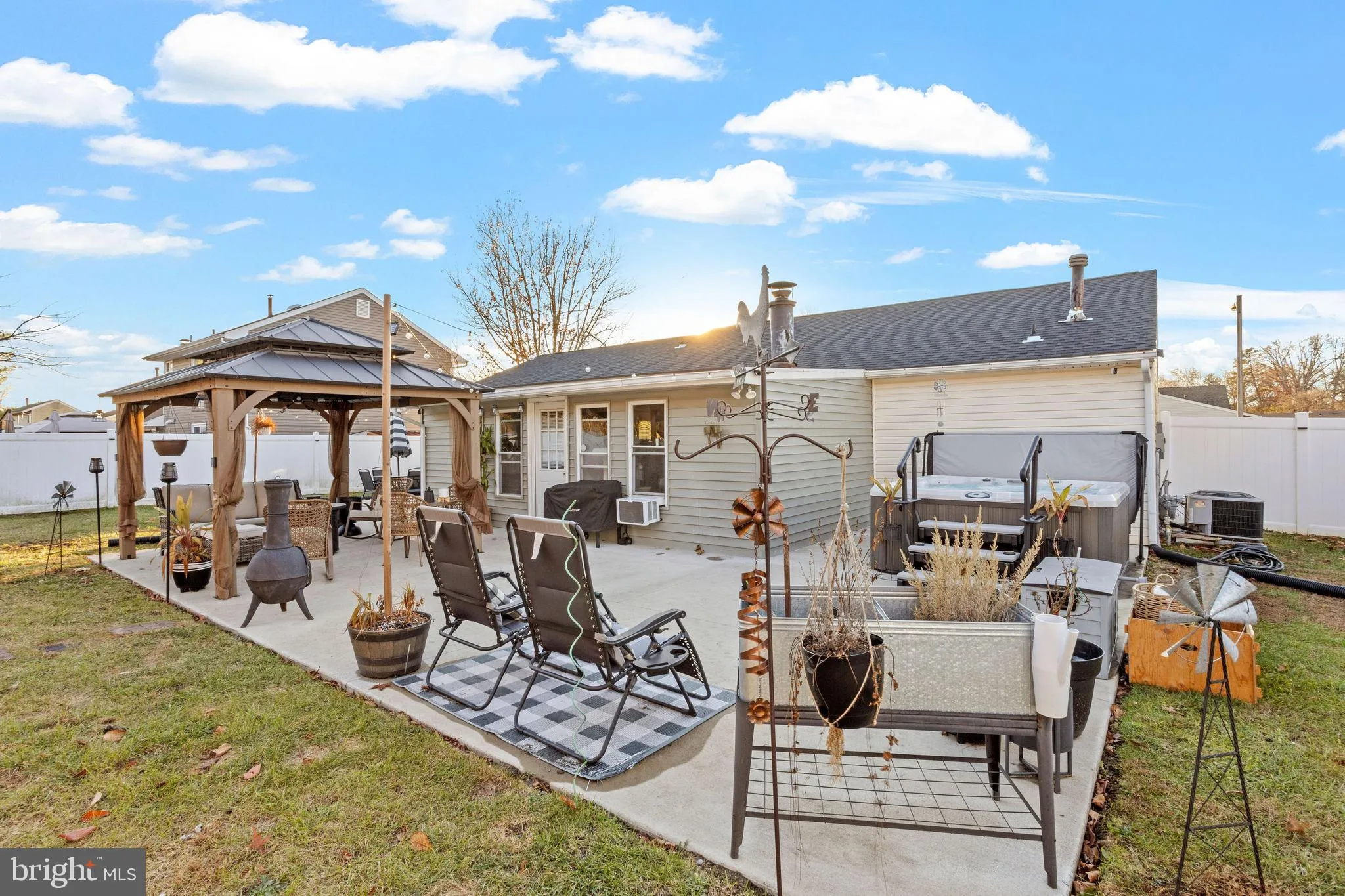 Sicklerville, New Jersey 08081, United States, 3 Bedrooms Bedrooms, ,1 BathroomBathrooms,Residential,Contingent,29640