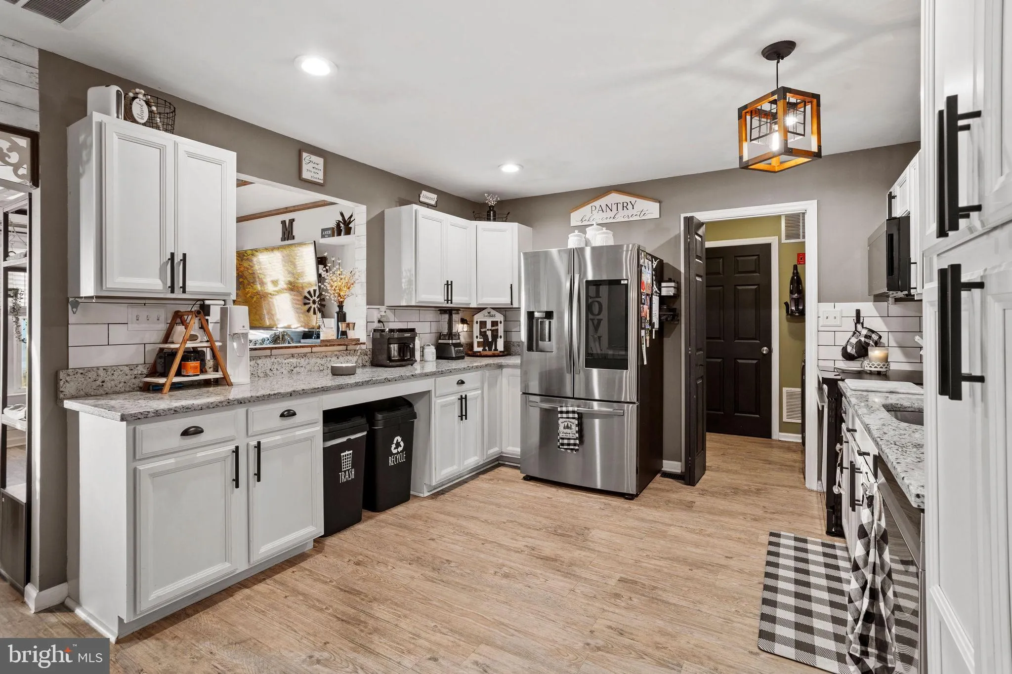 Sicklerville, New Jersey 08081, United States, 3 Bedrooms Bedrooms, ,1 BathroomBathrooms,Residential,Contingent,29640