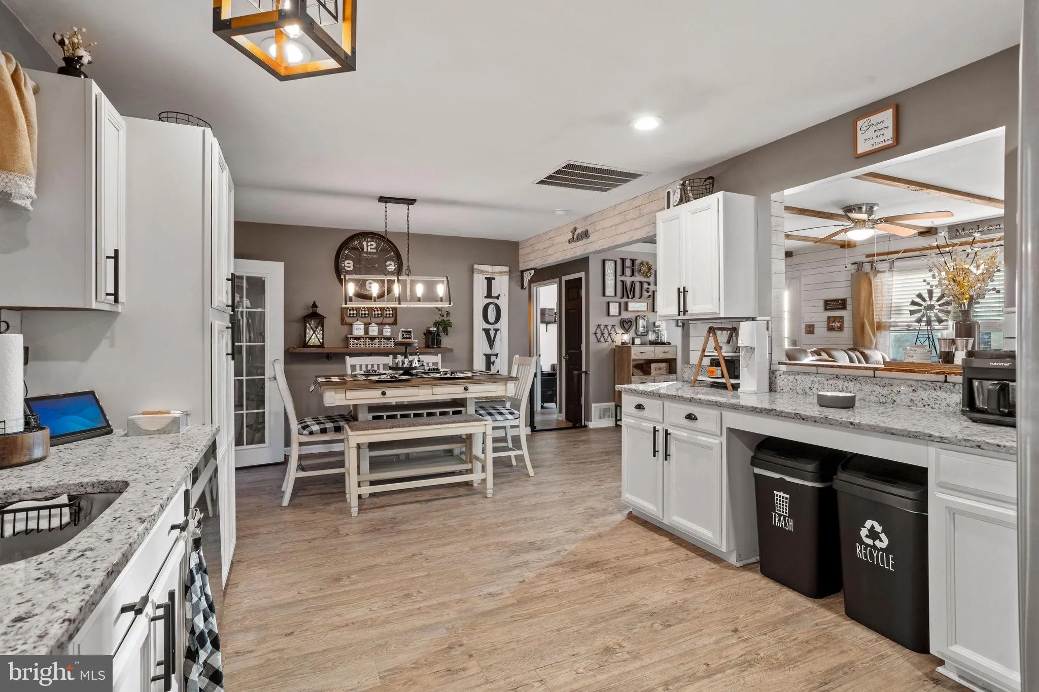 Sicklerville, New Jersey 08081, United States, 3 Bedrooms Bedrooms, ,1 BathroomBathrooms,Residential,Contingent,29640