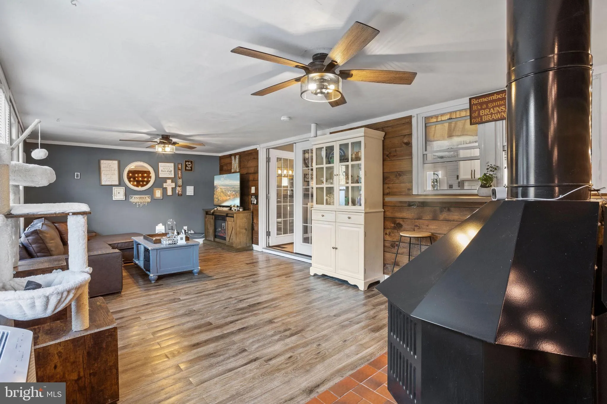 Sicklerville, New Jersey 08081, United States, 3 Bedrooms Bedrooms, ,1 BathroomBathrooms,Residential,Contingent,29640