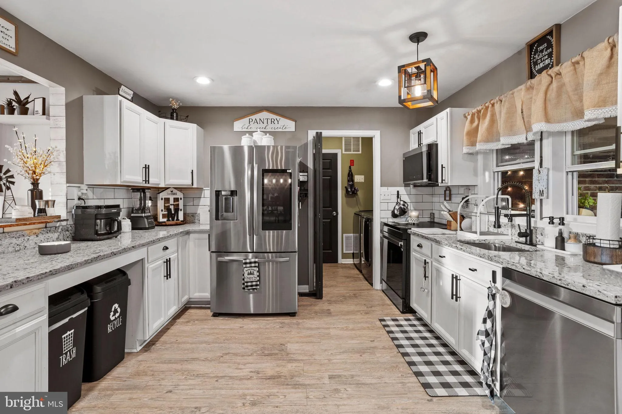 Sicklerville, New Jersey 08081, United States, 3 Bedrooms Bedrooms, ,1 BathroomBathrooms,Residential,Contingent,29640