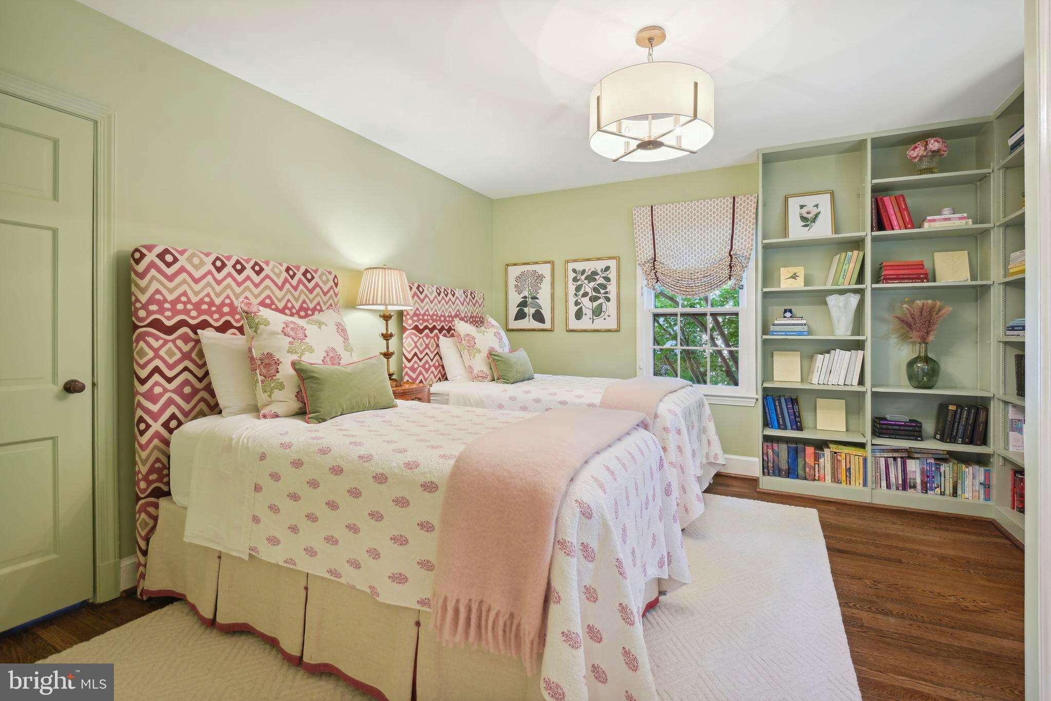 CHEVY CHASE - Residential