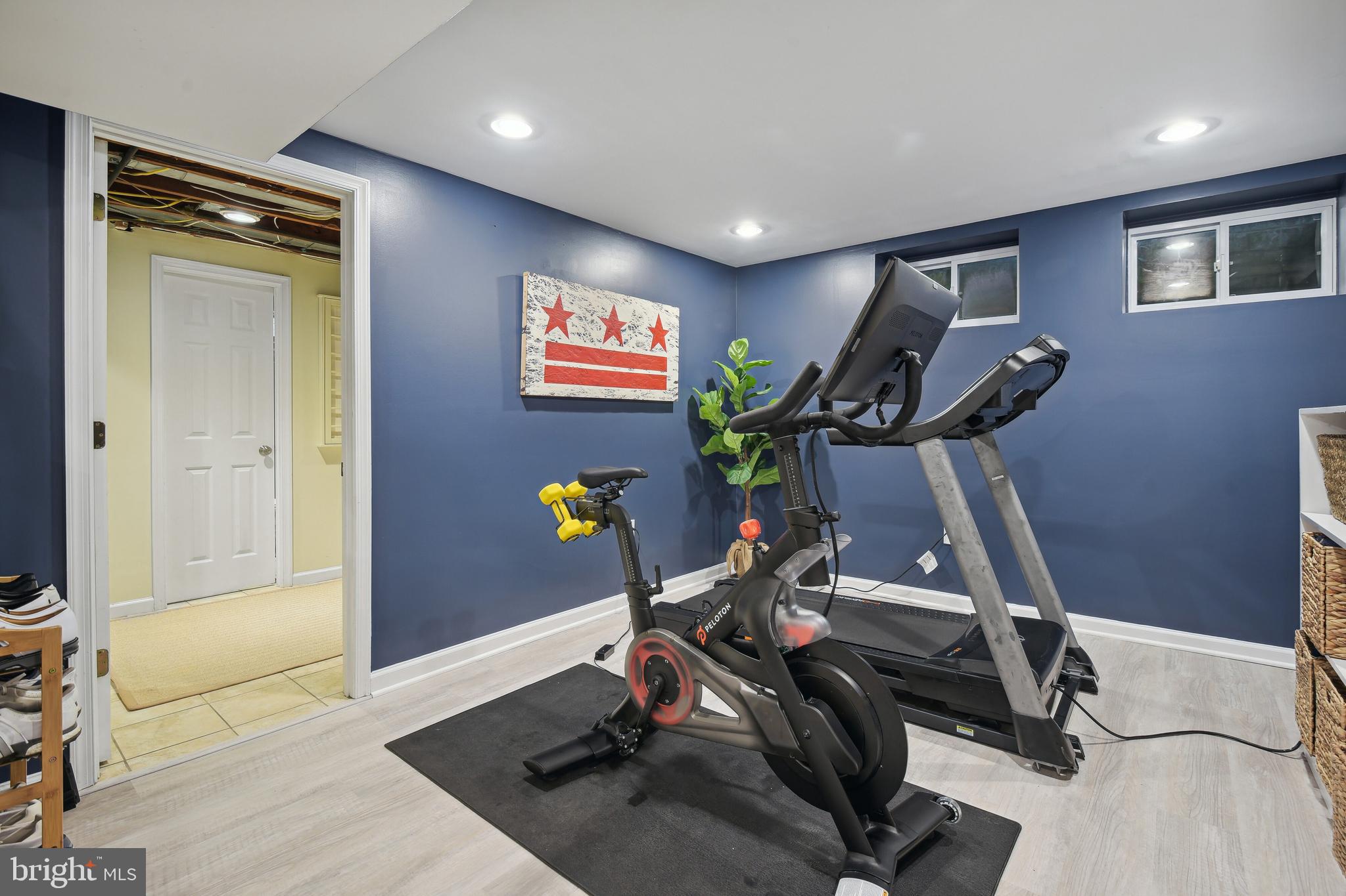 CHEVY CHASE - Residential