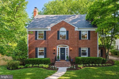 Photo of 3705 Blackthorn Court, Chevy Chase, MD 20815 (MLS # MDMC2133842)