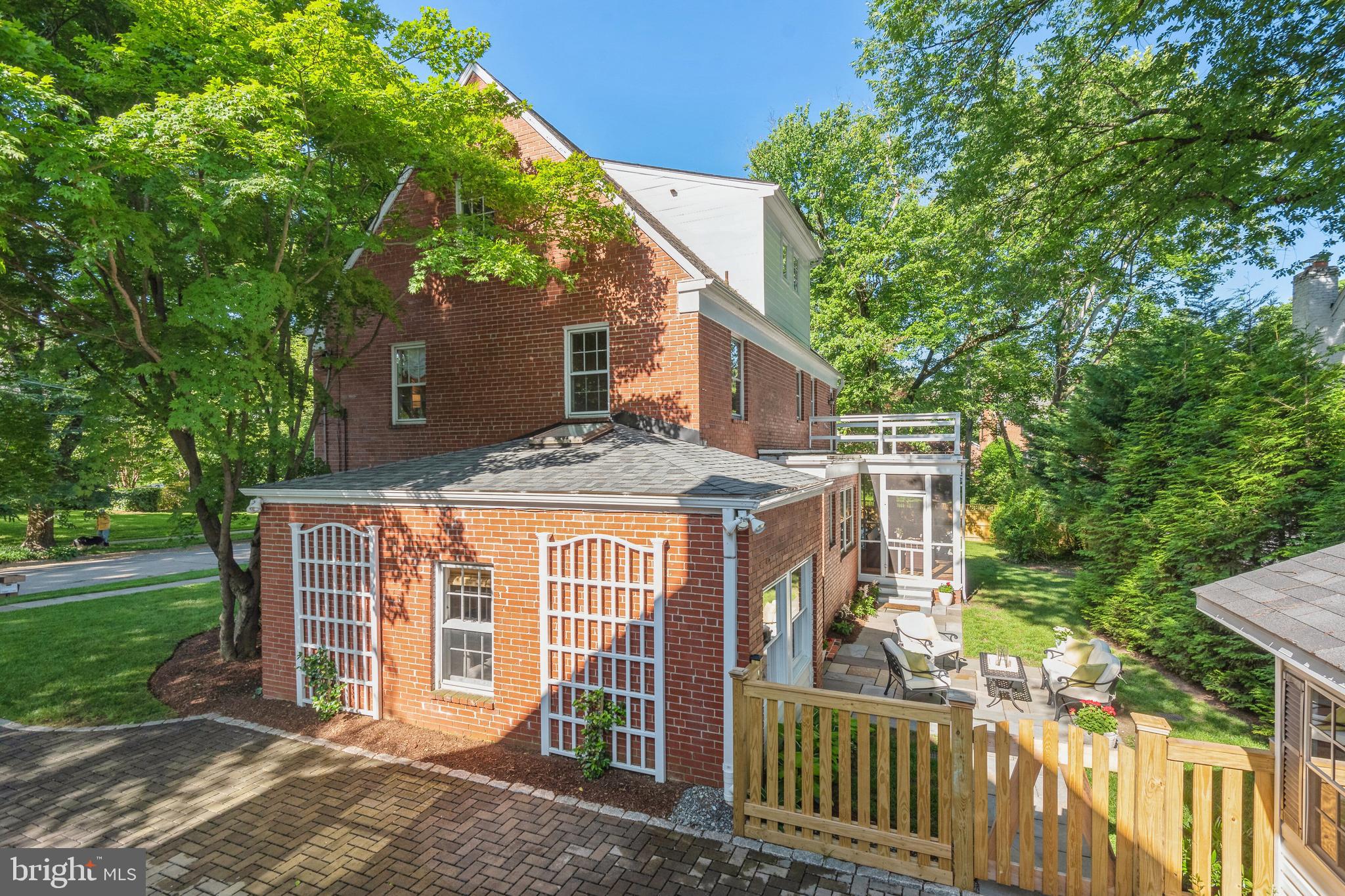 CHEVY CHASE - Residential