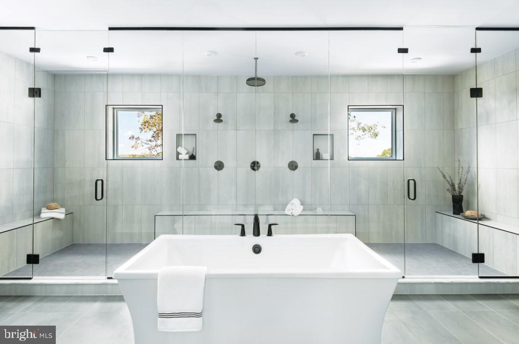 PARKSIDE VILLAGE - Residential