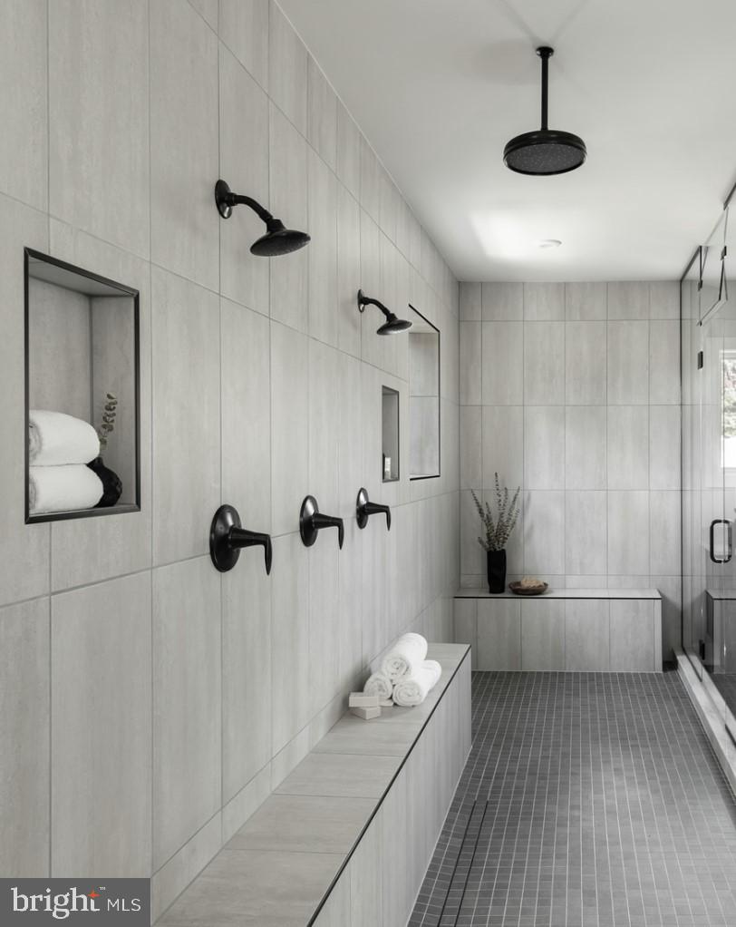 PARKSIDE VILLAGE - Residential