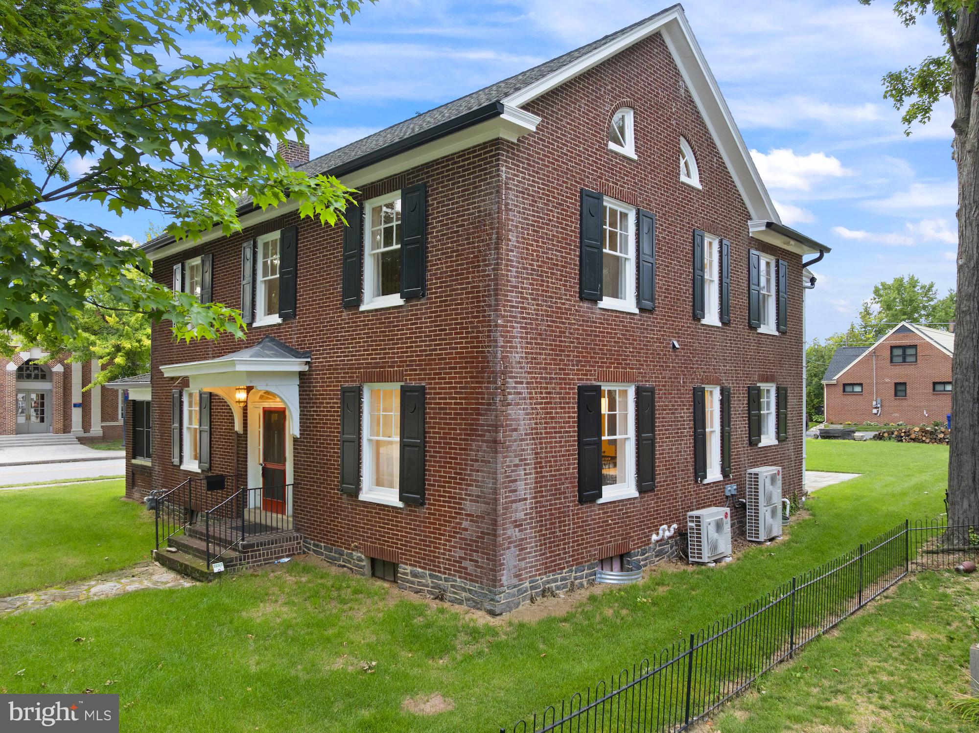 155 W LINCOLN AVENUE