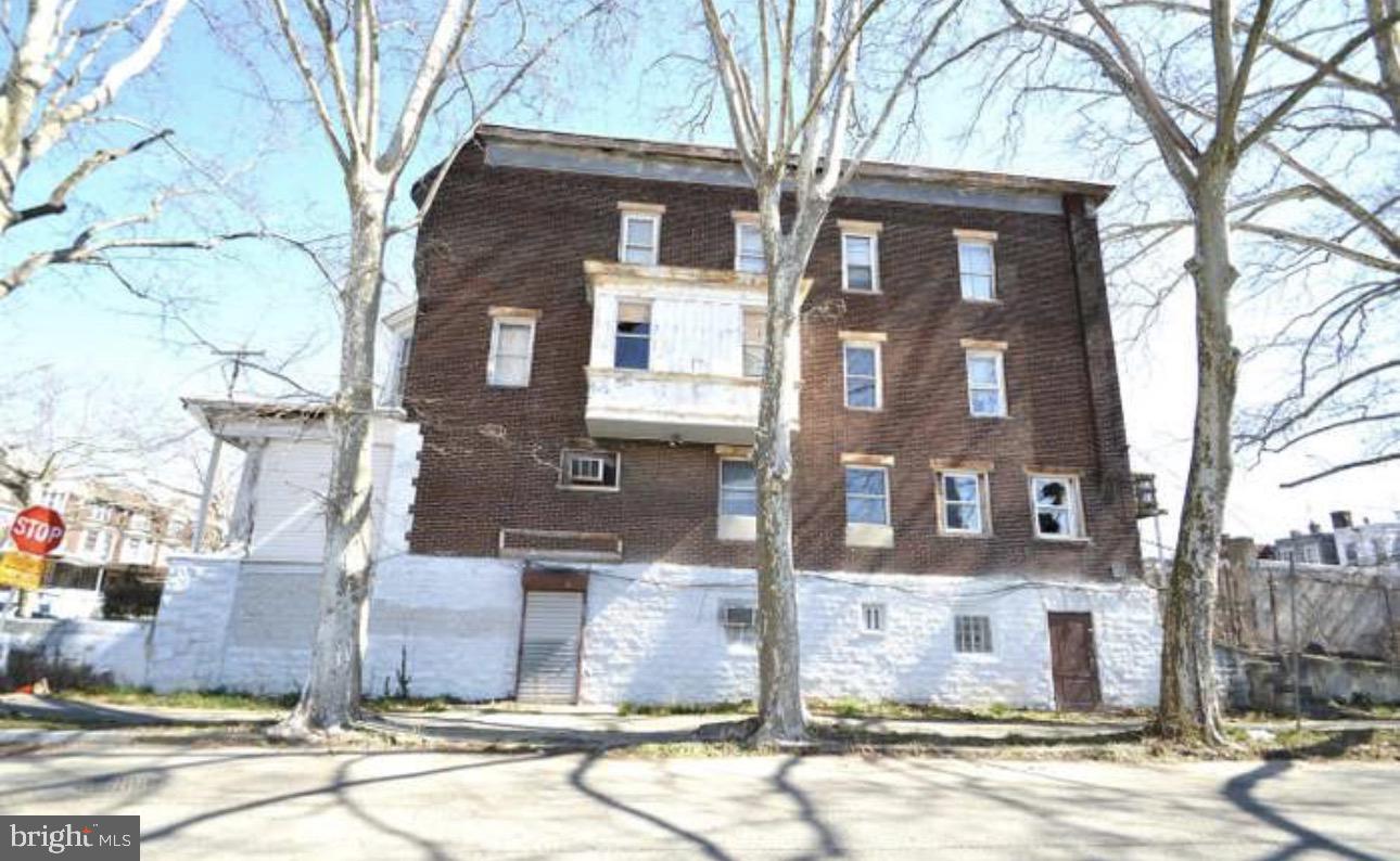 1940 W ERIE AVENUE