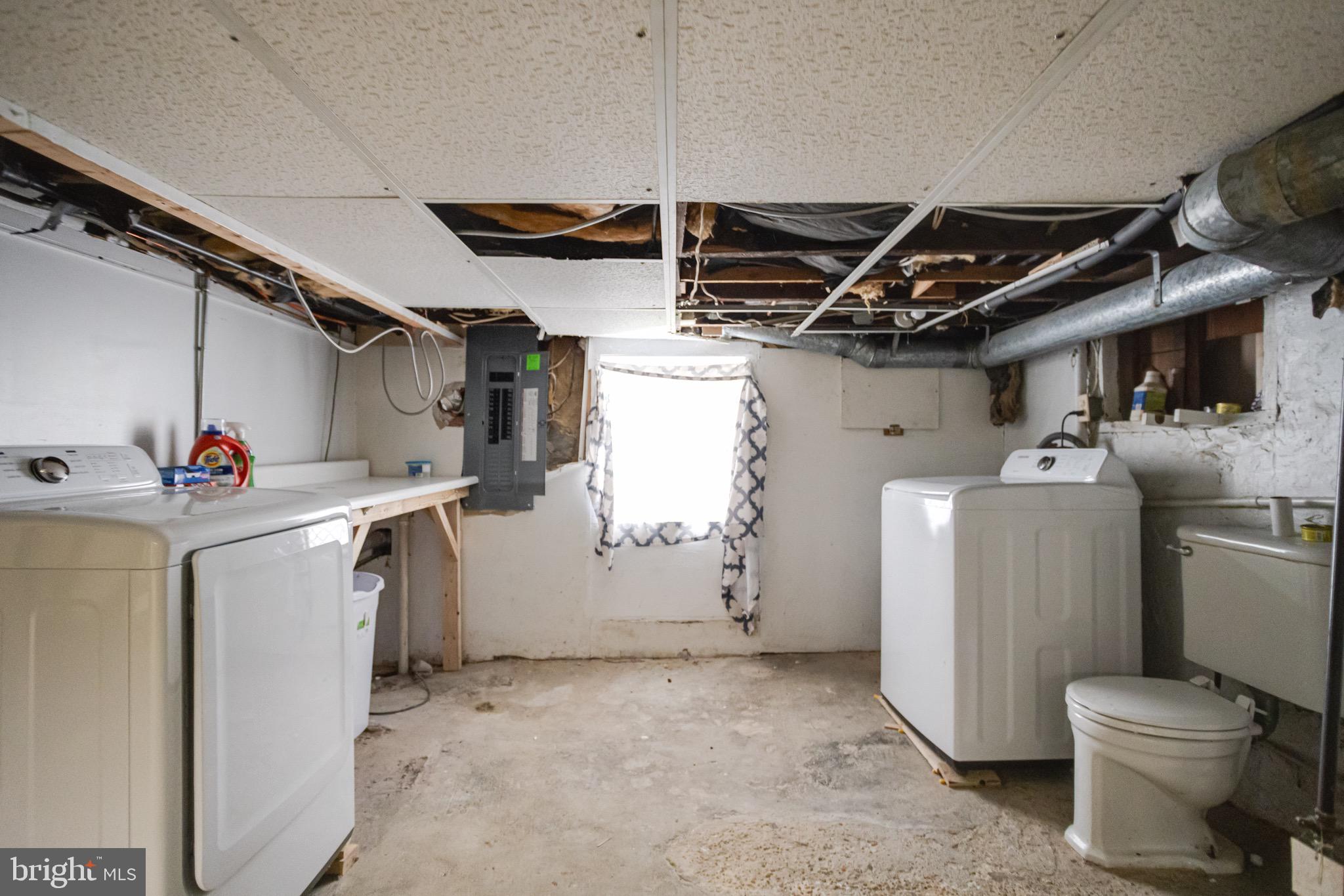 IDLEWYLDE - Residential Lease