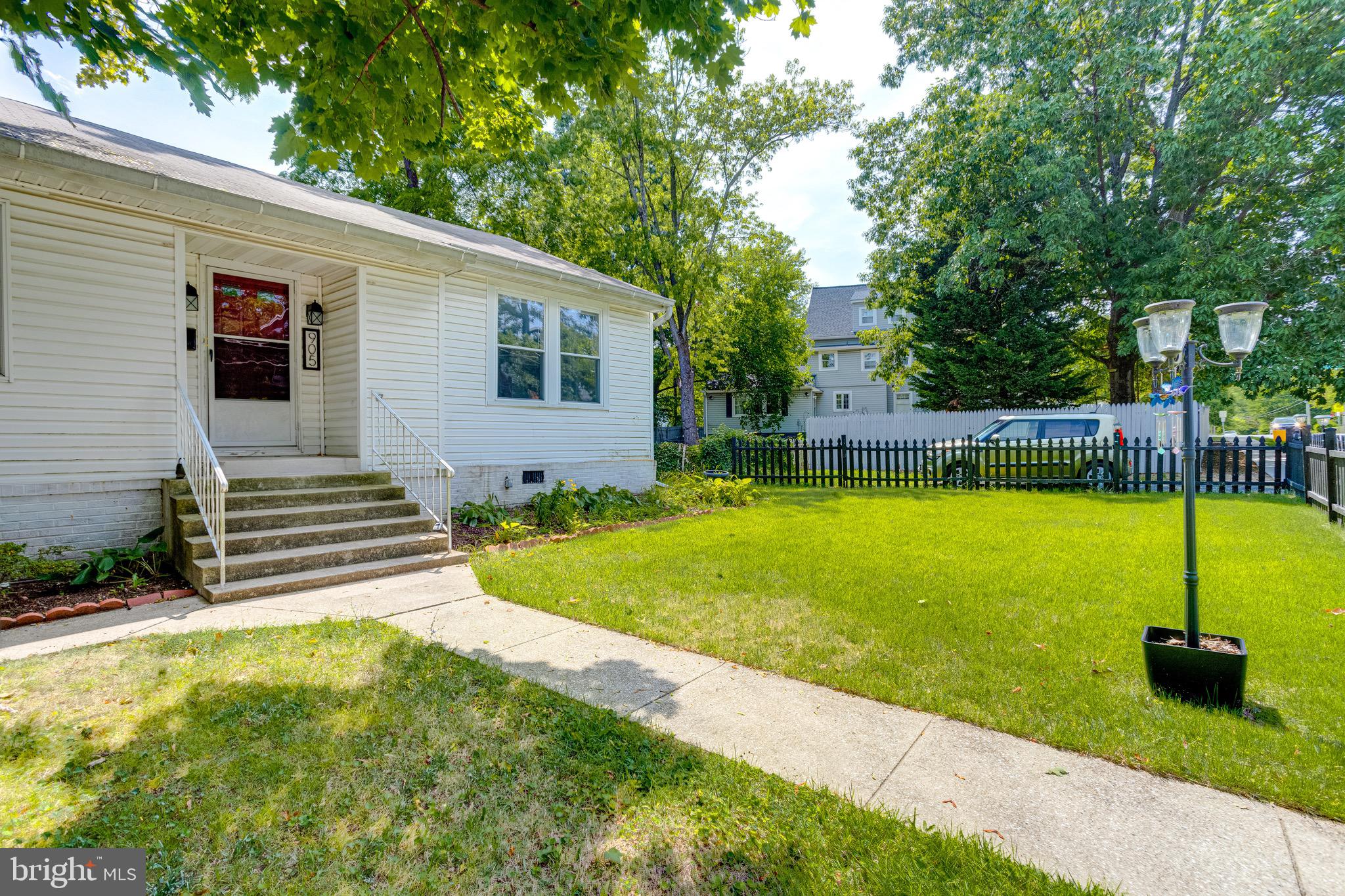 IDLEWYLDE - Residential Lease