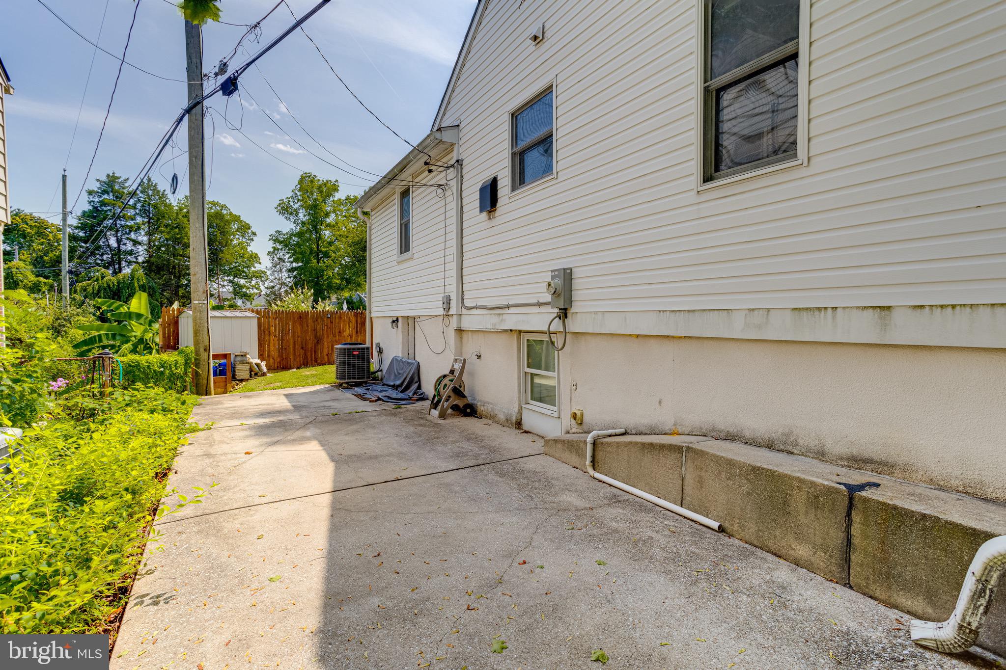 IDLEWYLDE - Residential Lease