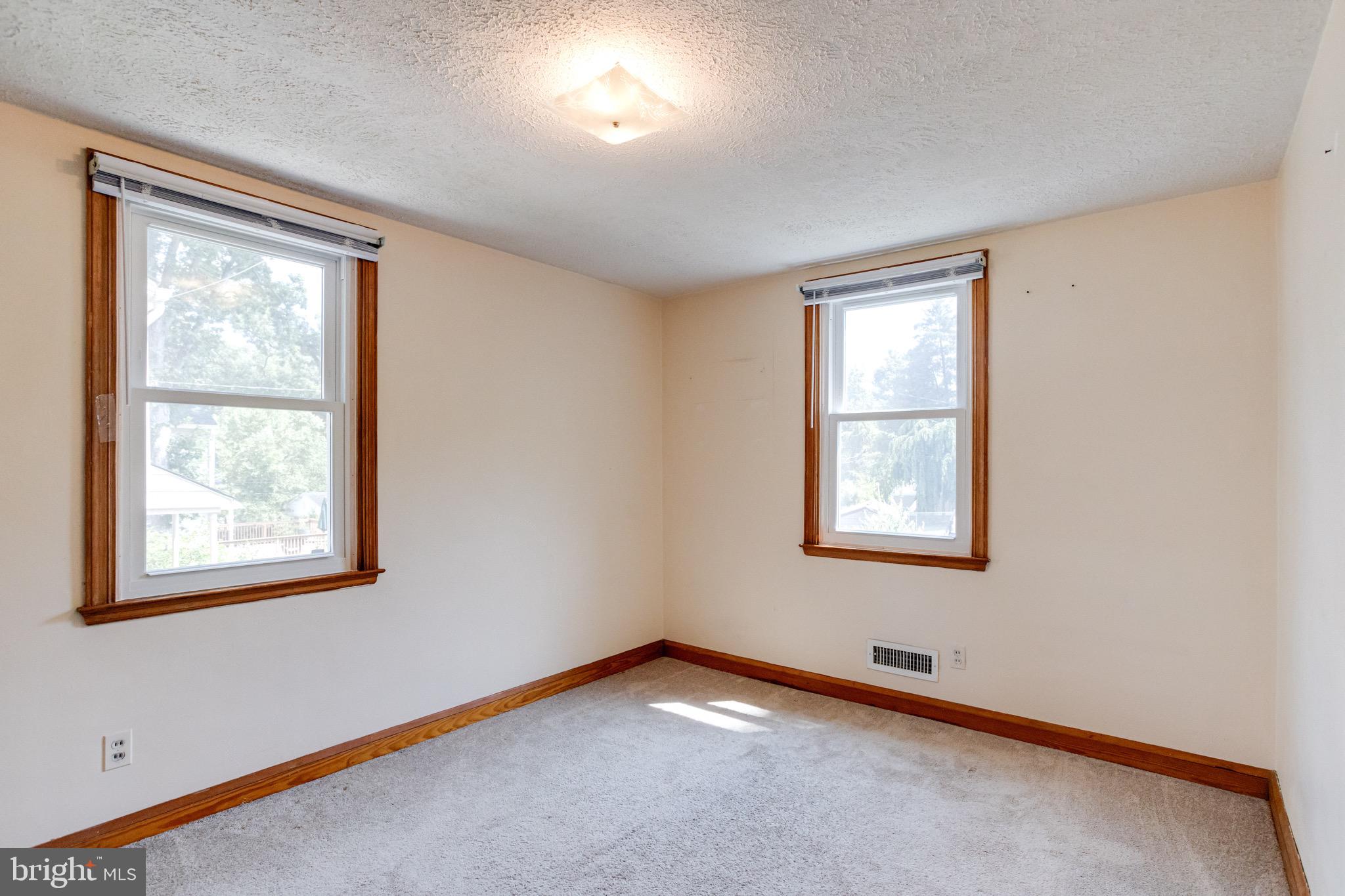 IDLEWYLDE - Residential Lease