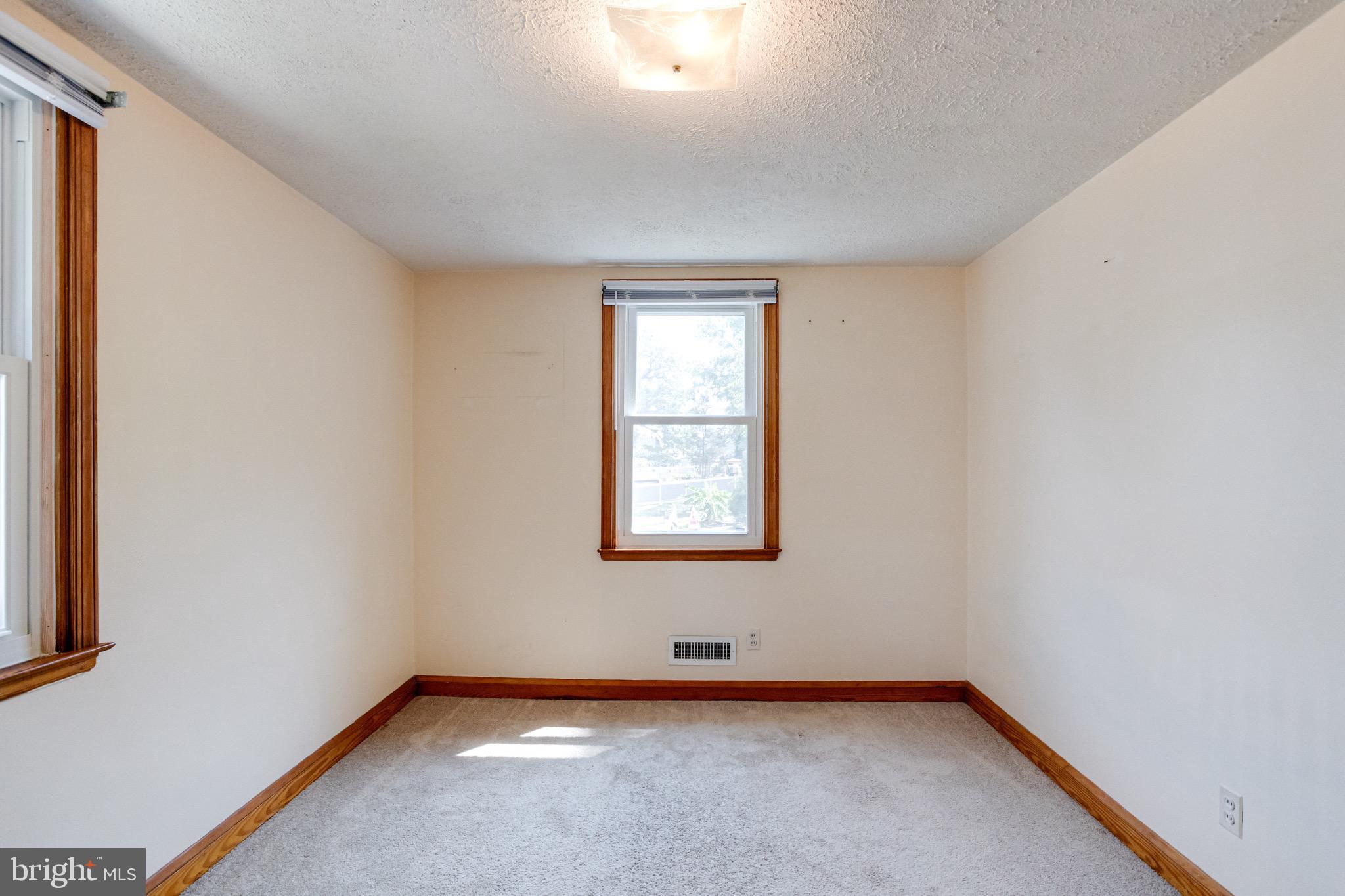 IDLEWYLDE - Residential Lease