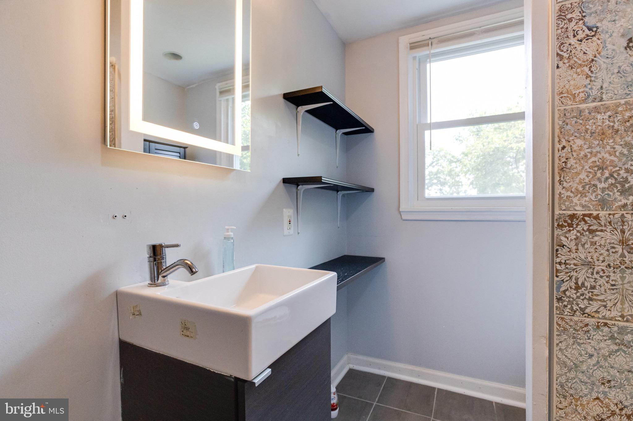 IDLEWYLDE - Residential Lease