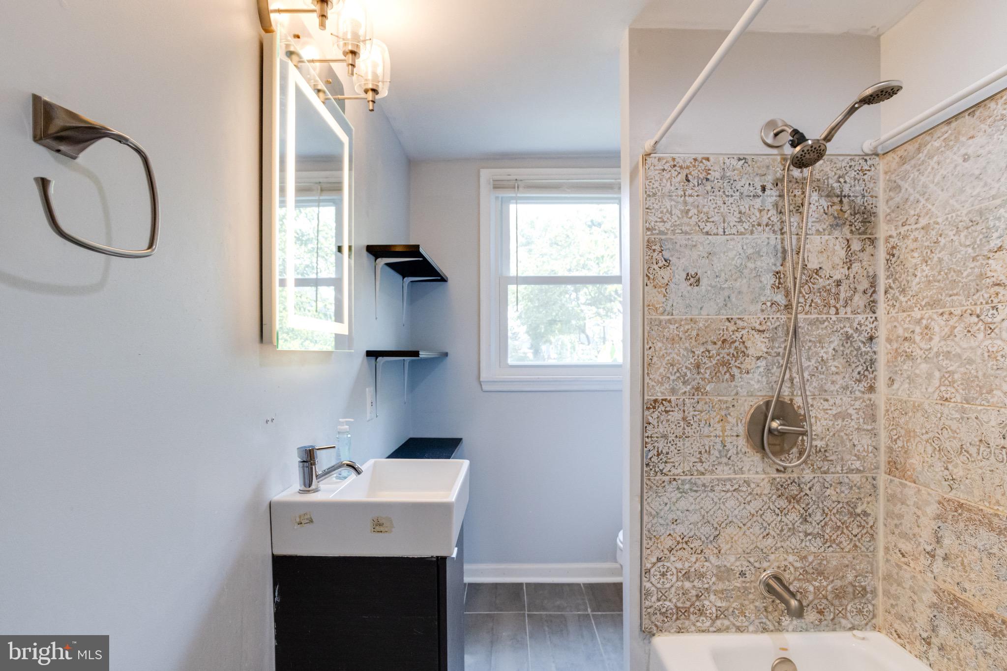 IDLEWYLDE - Residential Lease